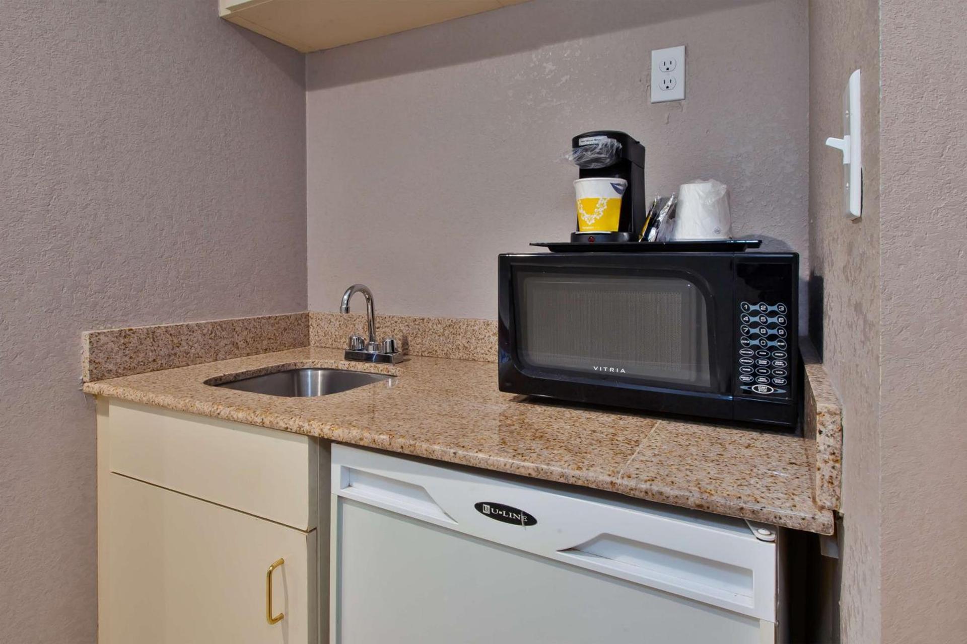 Hampton Inn College Park photo 46