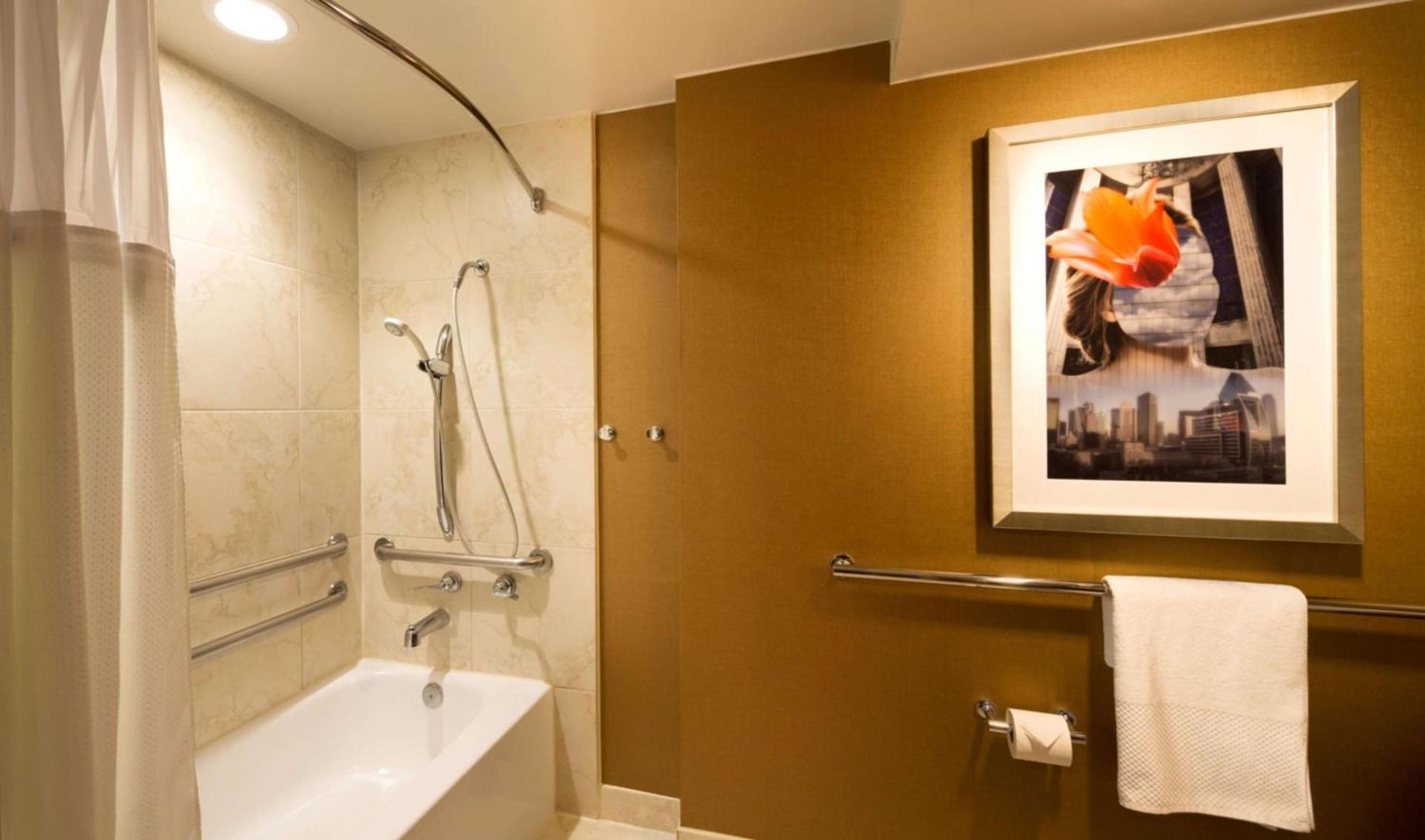 DoubleTree by Hilton Hotel Dallas Campbell Centre photo 36