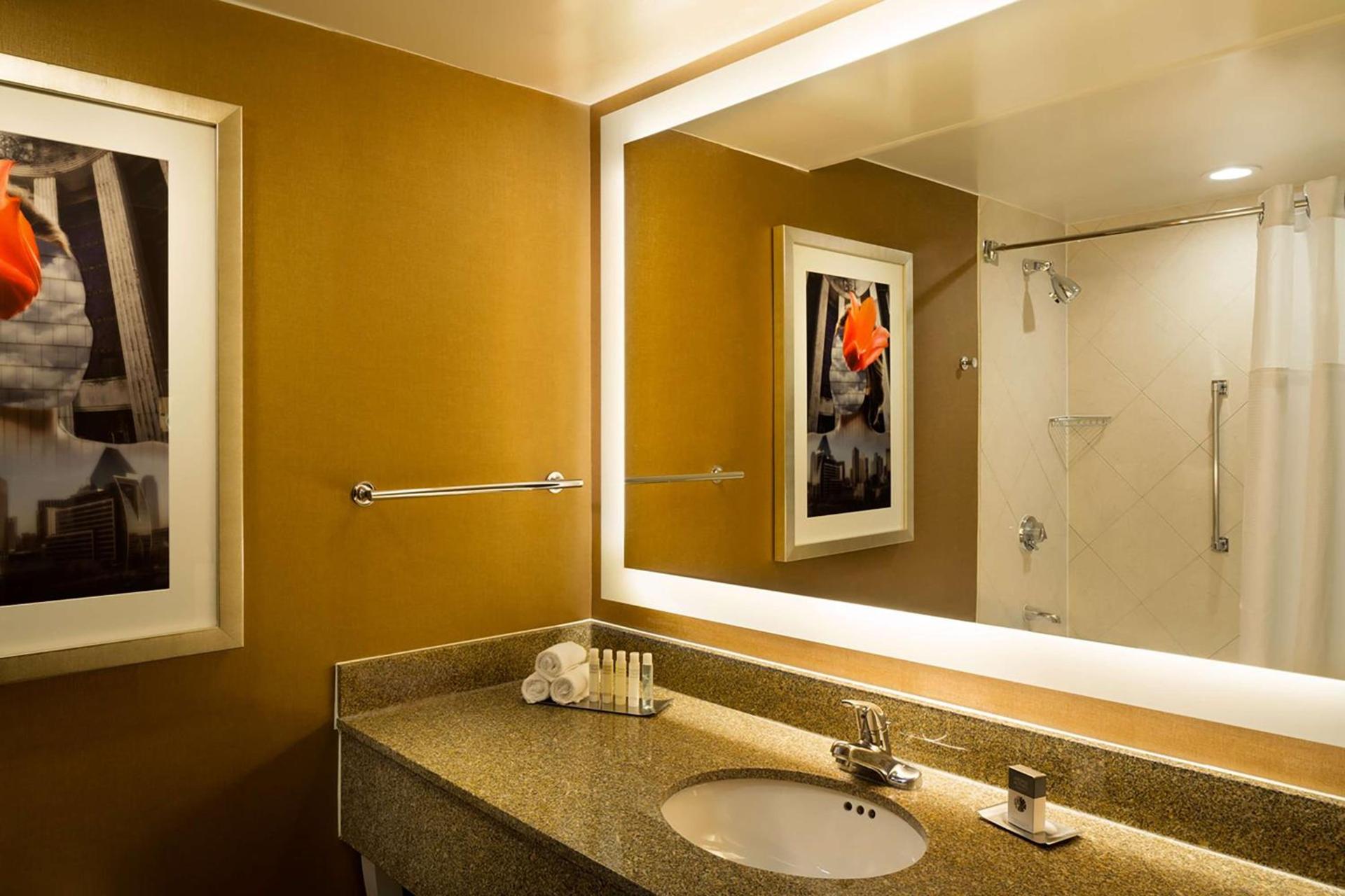 DoubleTree by Hilton Hotel Dallas Campbell Centre photo 38