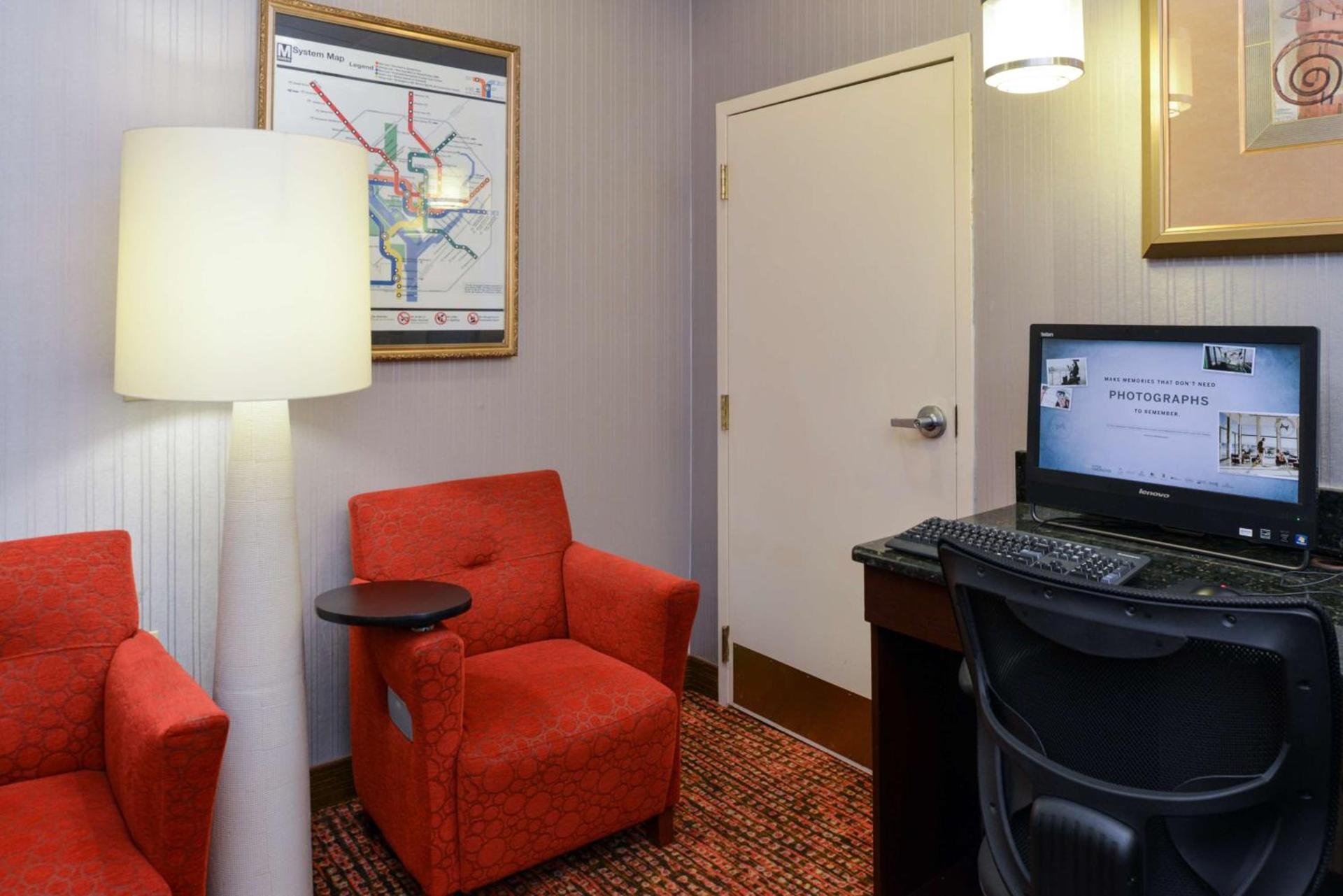 Hampton Inn College Park photo 56