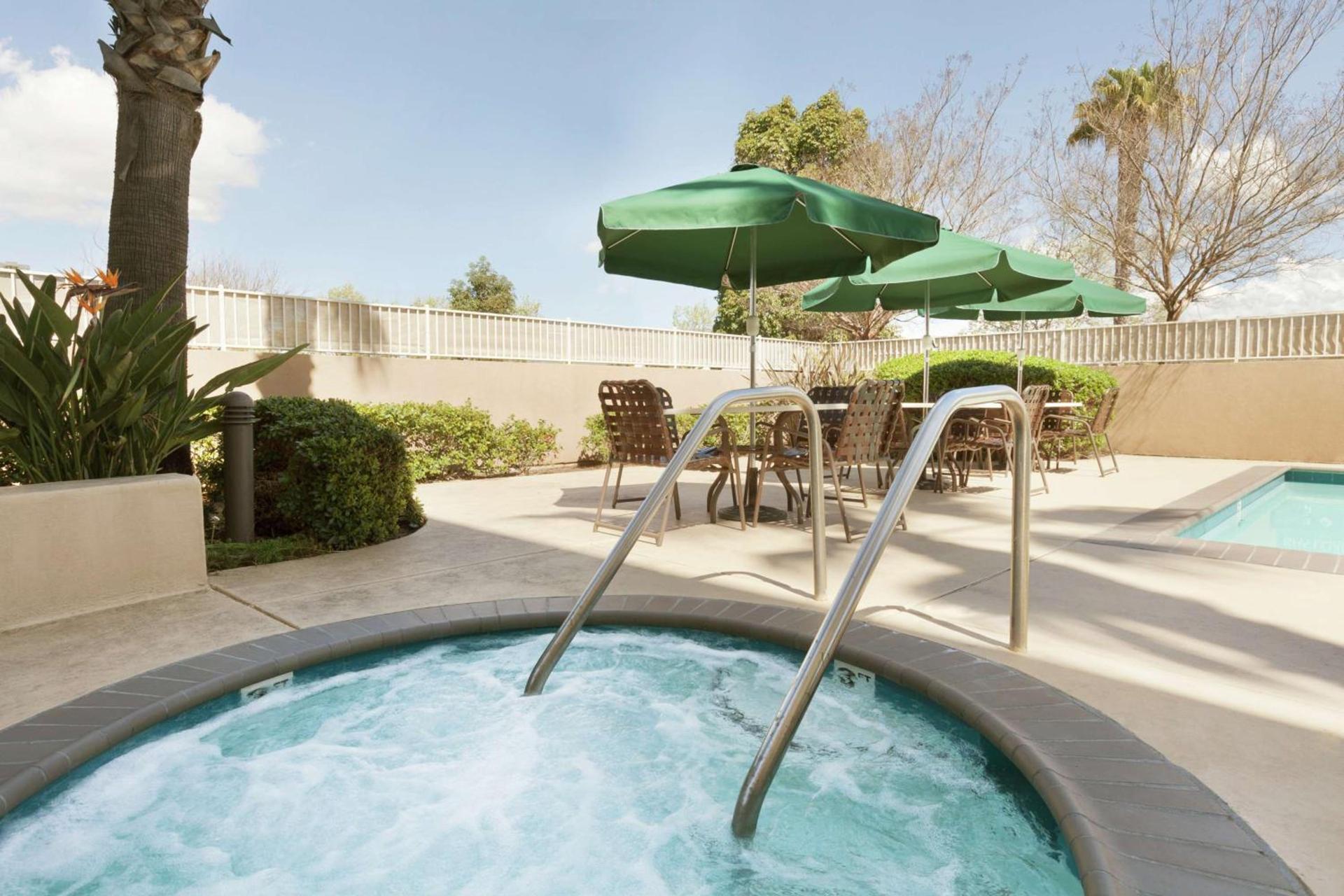 Hilton Garden Inn Gilroy photo 8