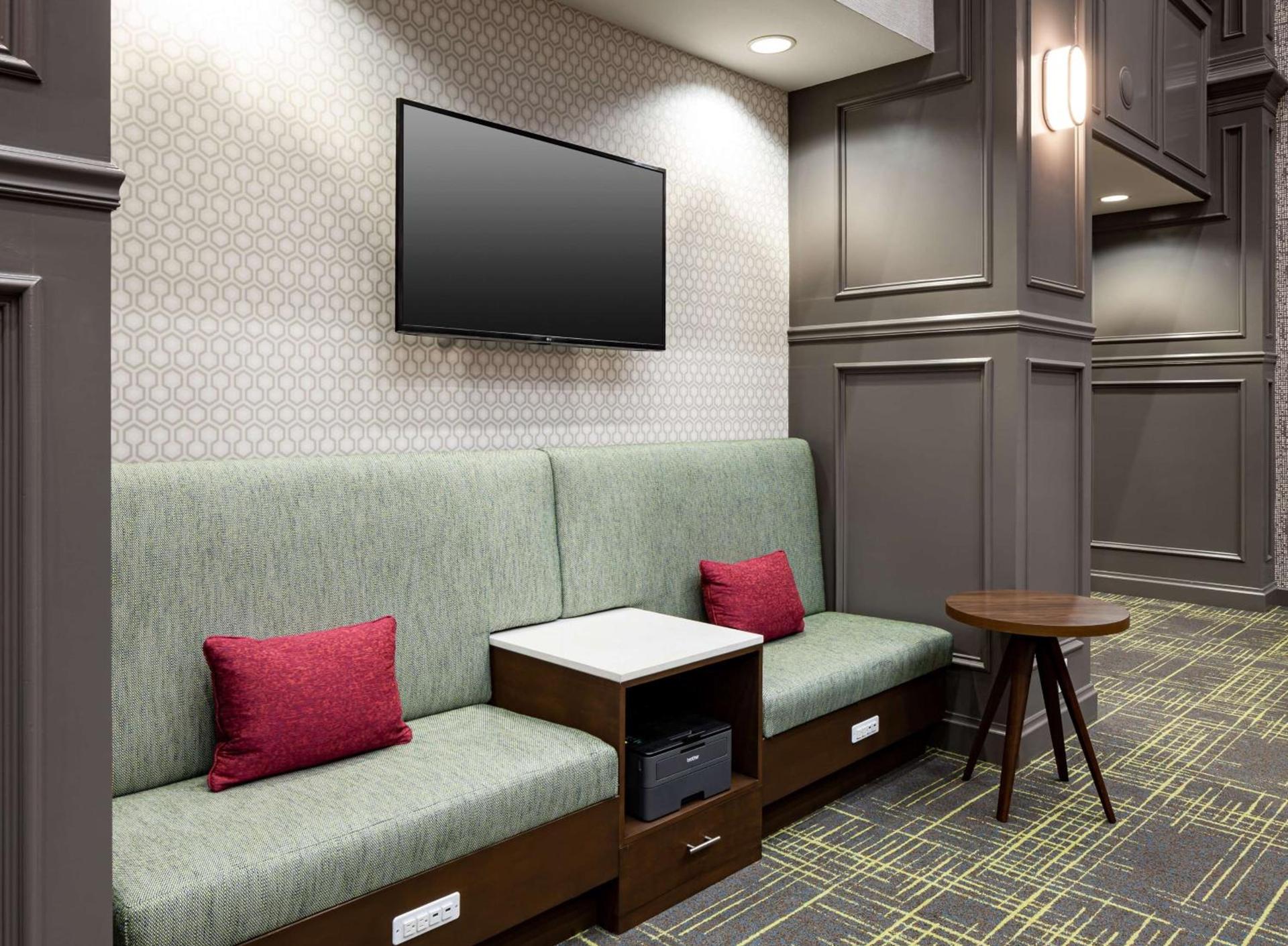 Hampton Inn & Suites Texarkana photo 3