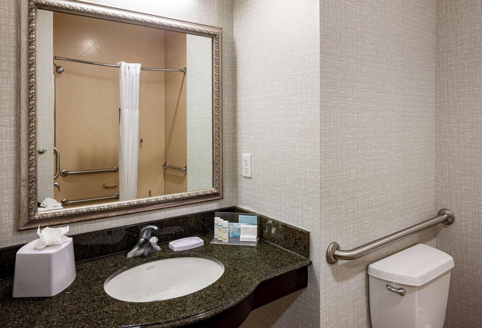 Hampton Inn & Suites Texarkana photo 23
