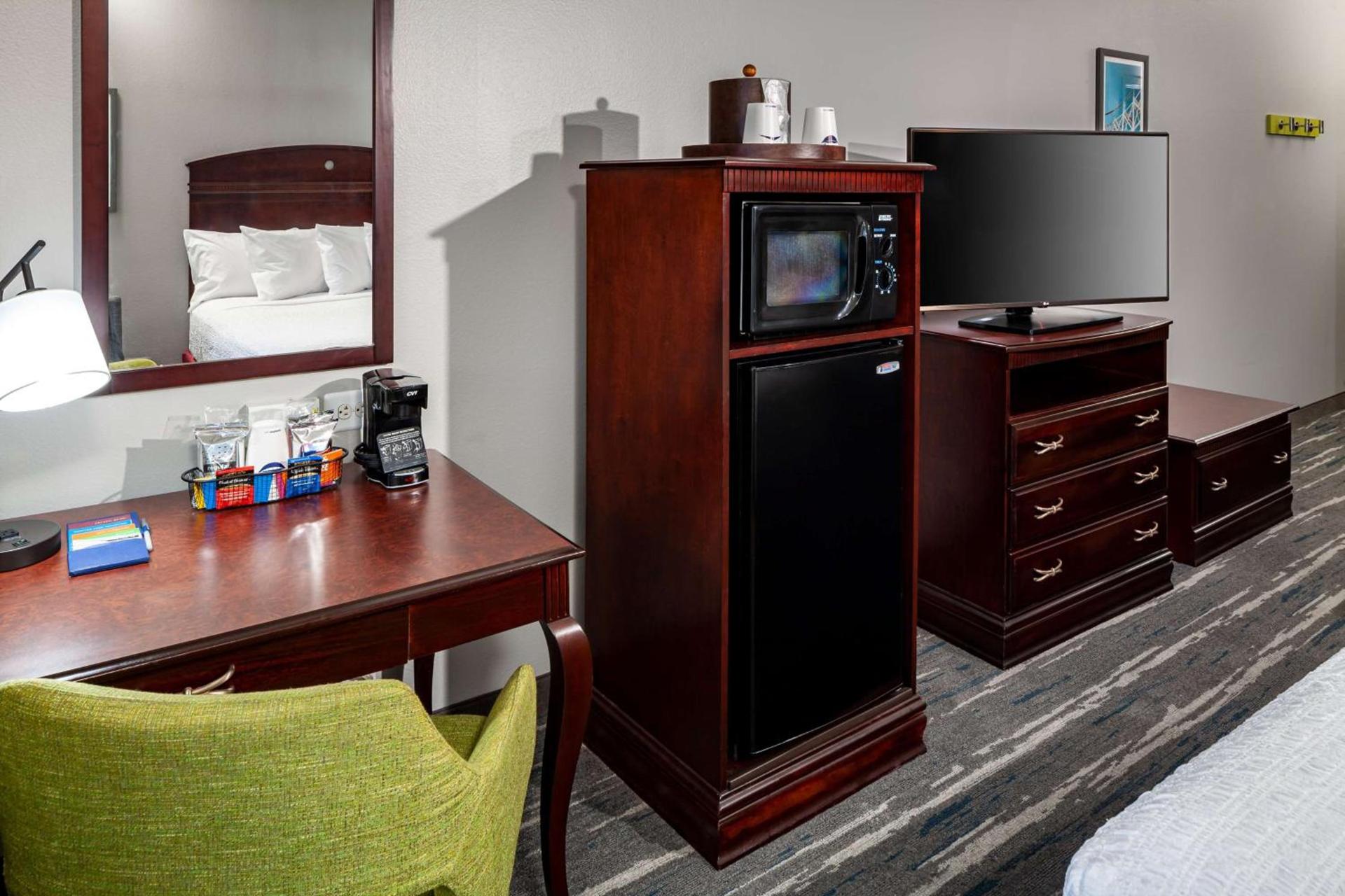 Hampton Inn & Suites Texarkana photo 28