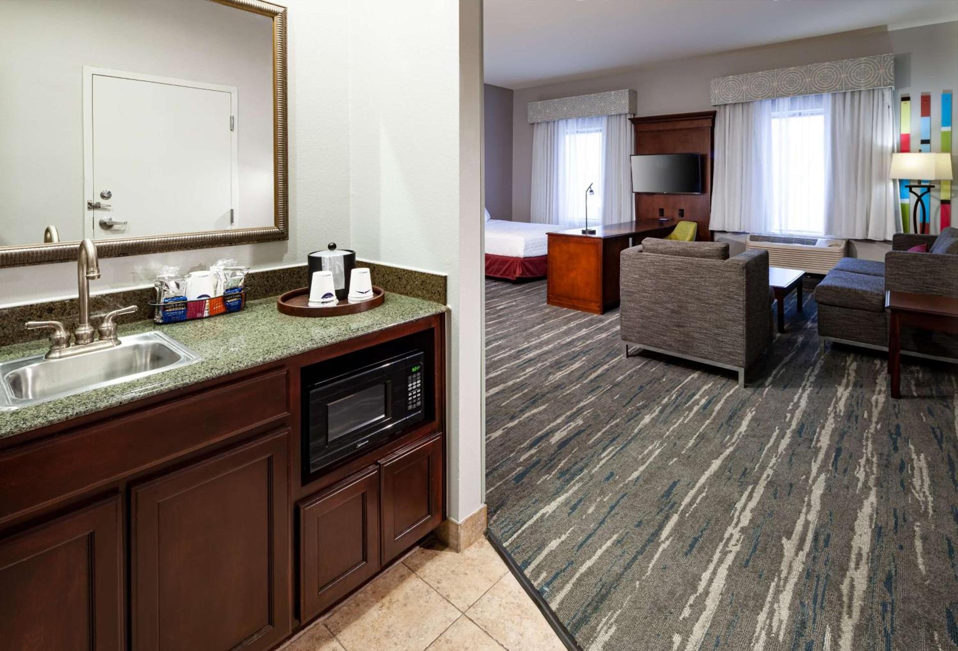 Hampton Inn & Suites Texarkana photo 29