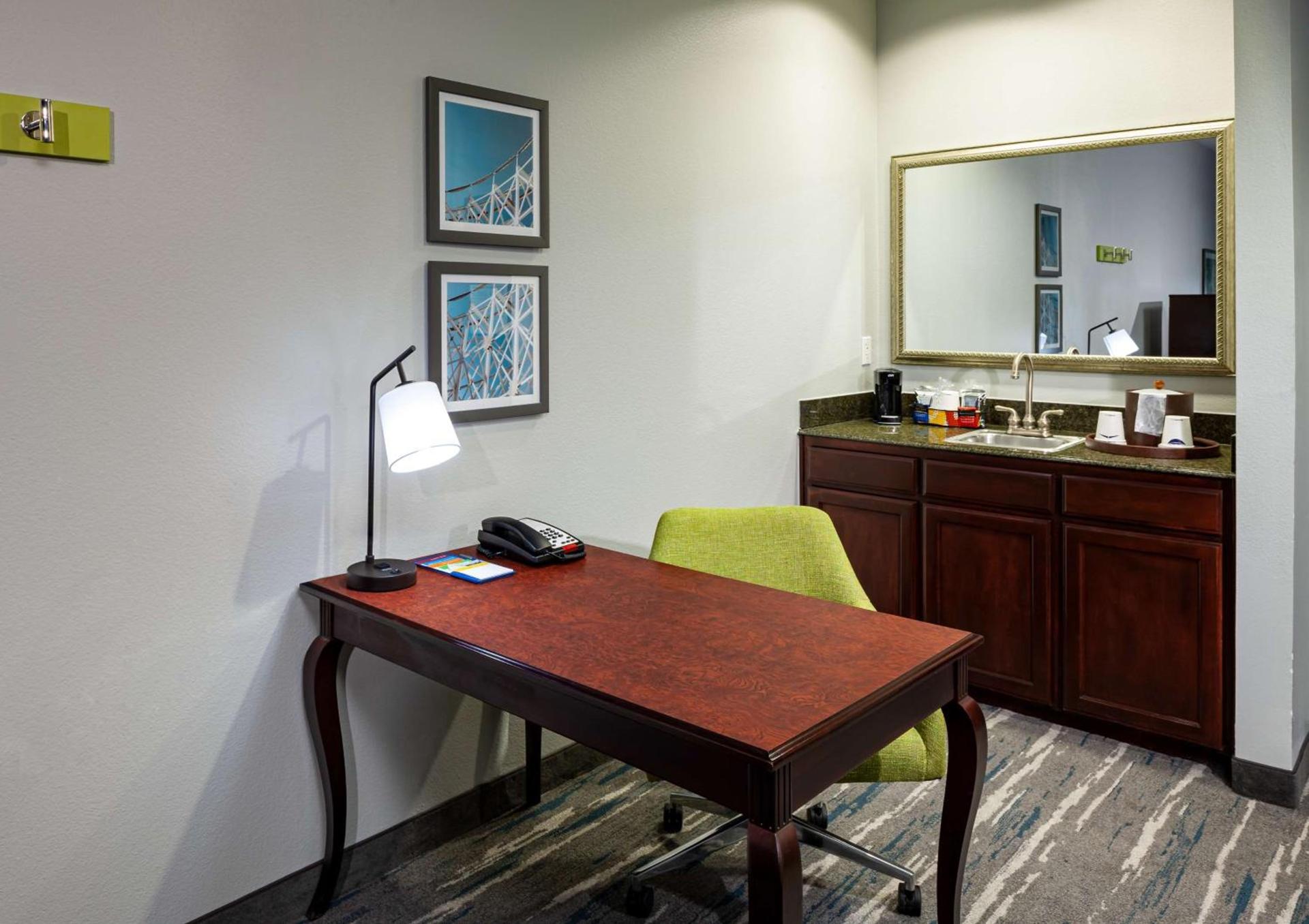 Hampton Inn & Suites Texarkana photo 32
