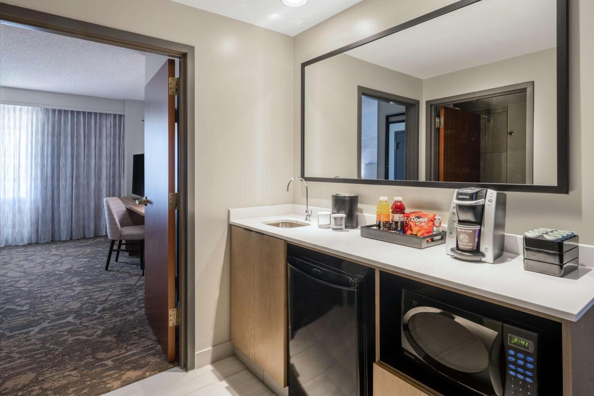 Embassy Suites by Hilton Albuquerque photo 21