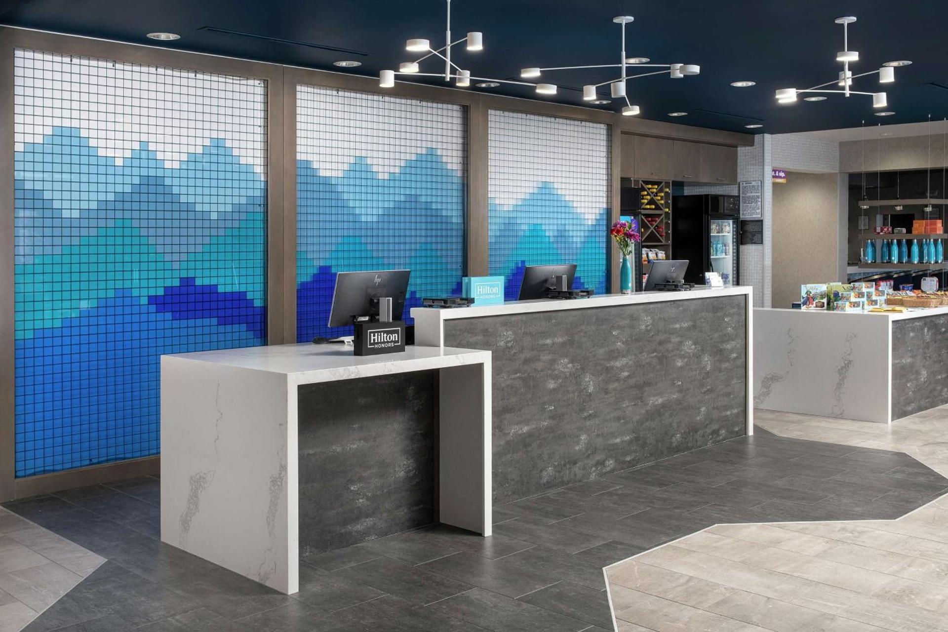 Tru By Hilton Denver Airport Tower Road photo 2