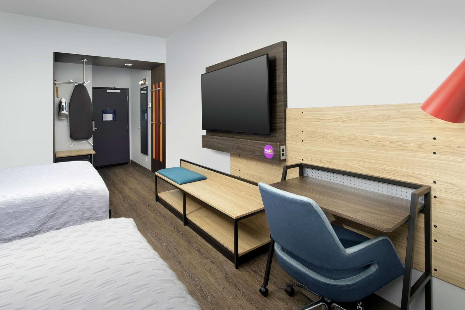 Tru By Hilton Denver Airport Tower Road photo 28