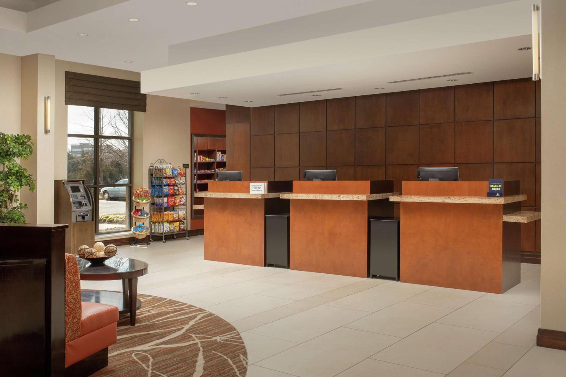 DoubleTree by Hilton Dulles Airport-Sterling photo 2