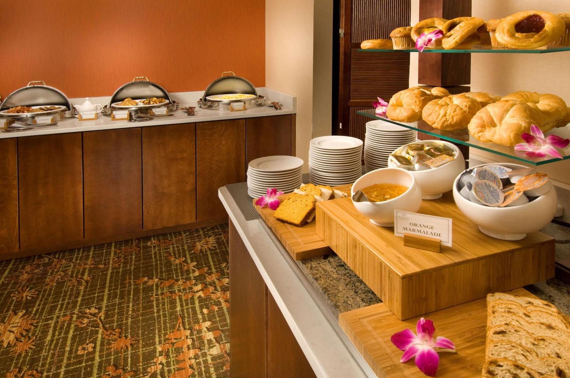 DoubleTree by Hilton Dulles Airport-Sterling photo 18