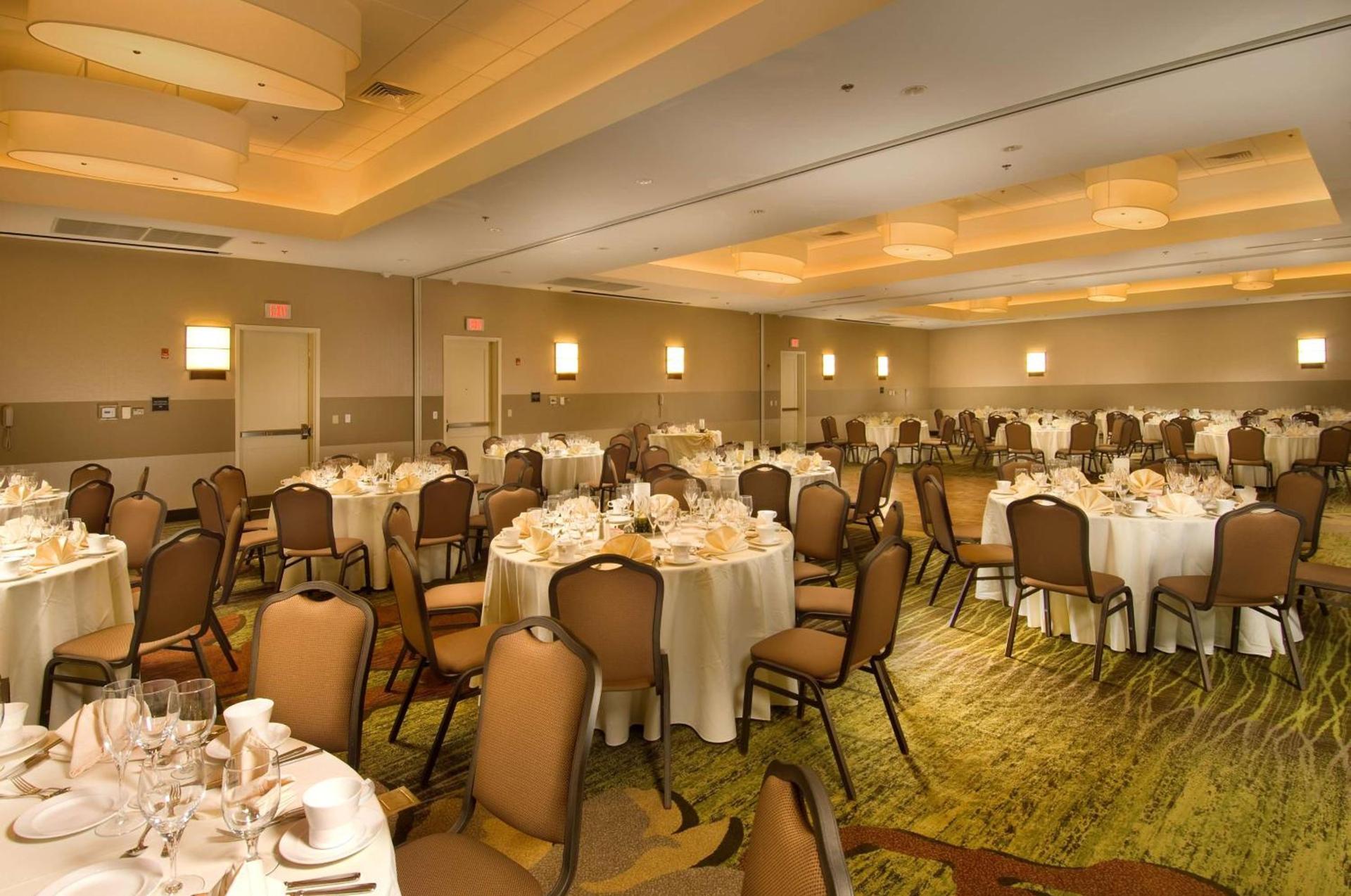 DoubleTree by Hilton Dulles Airport-Sterling photo 7