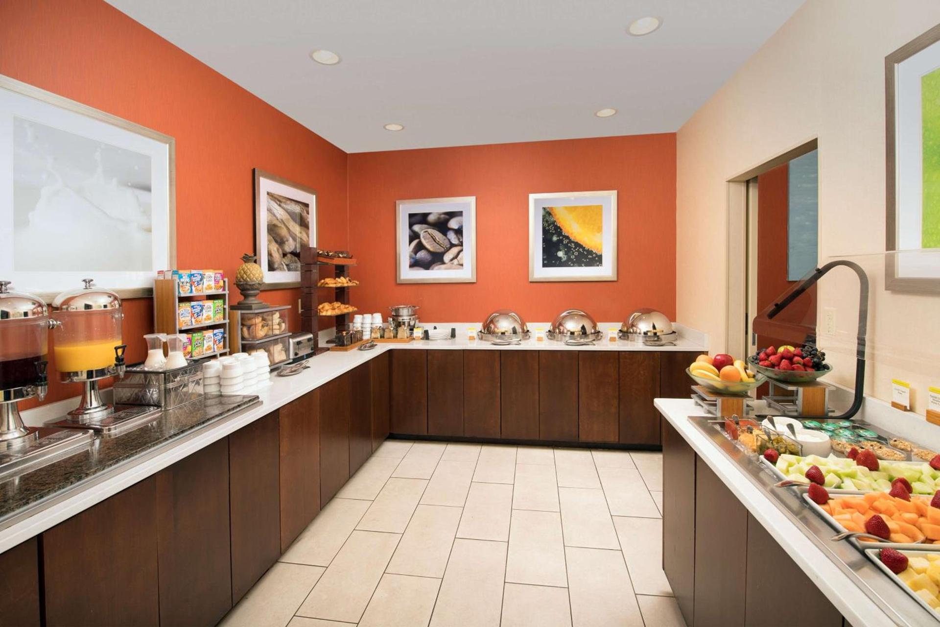DoubleTree by Hilton Dulles Airport-Sterling photo 17