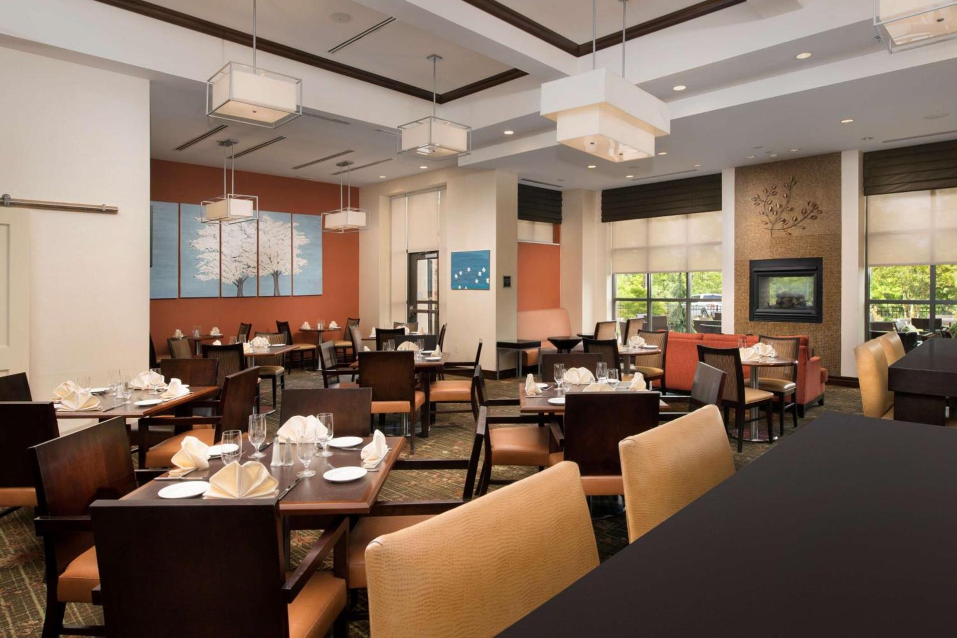DoubleTree by Hilton Dulles Airport-Sterling photo 22