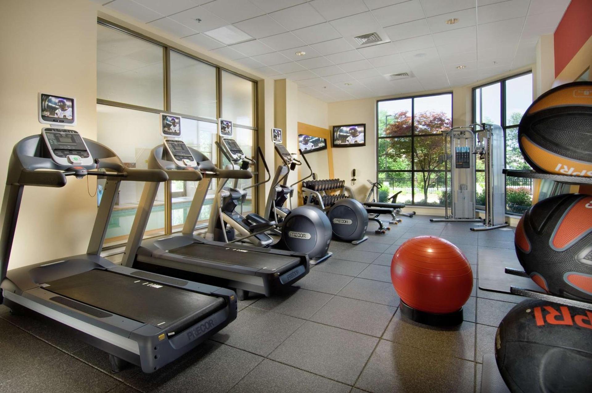 DoubleTree by Hilton Dulles Airport-Sterling photo 6