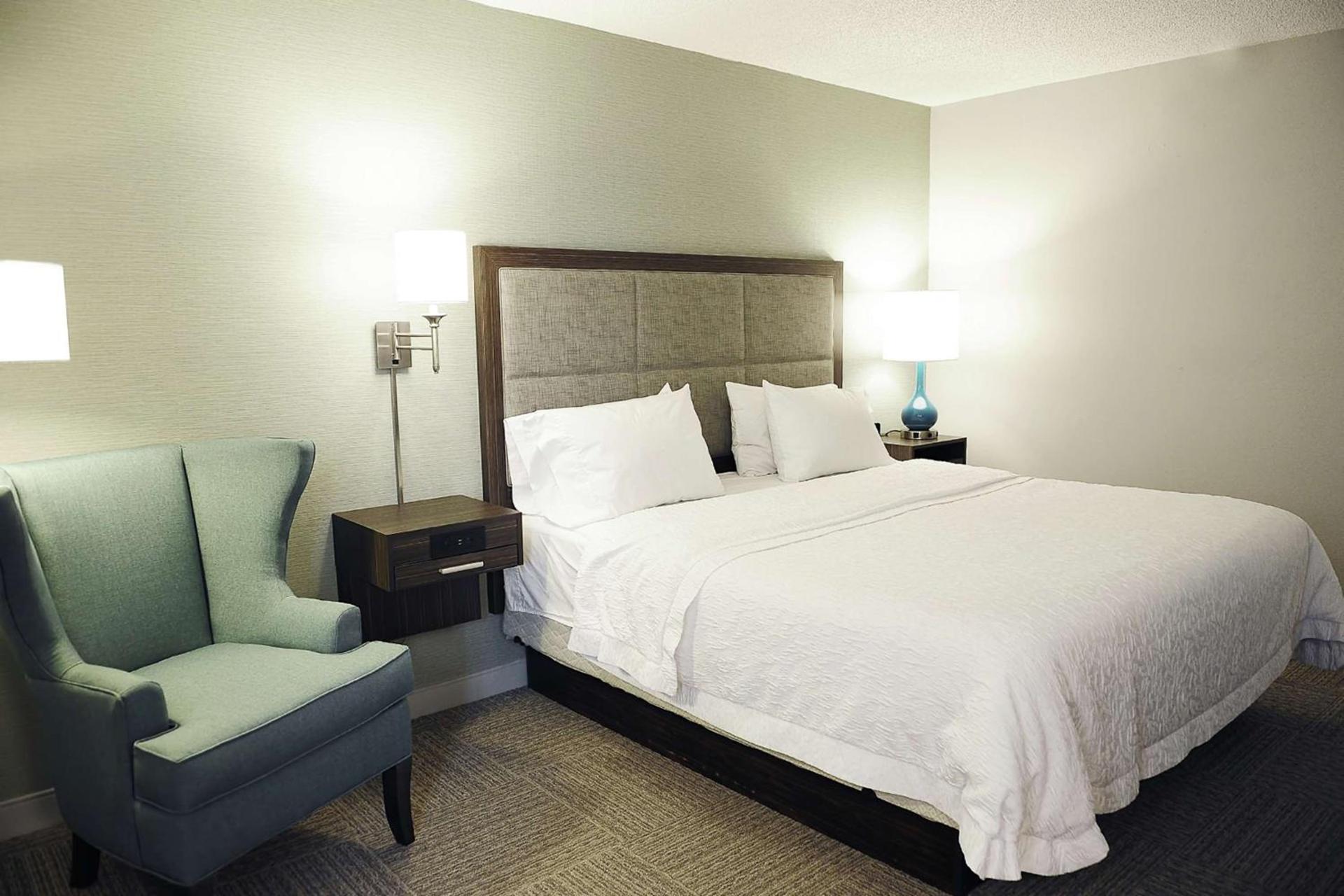 DoubleTree by Hilton Dulles Airport-Sterling photo 31