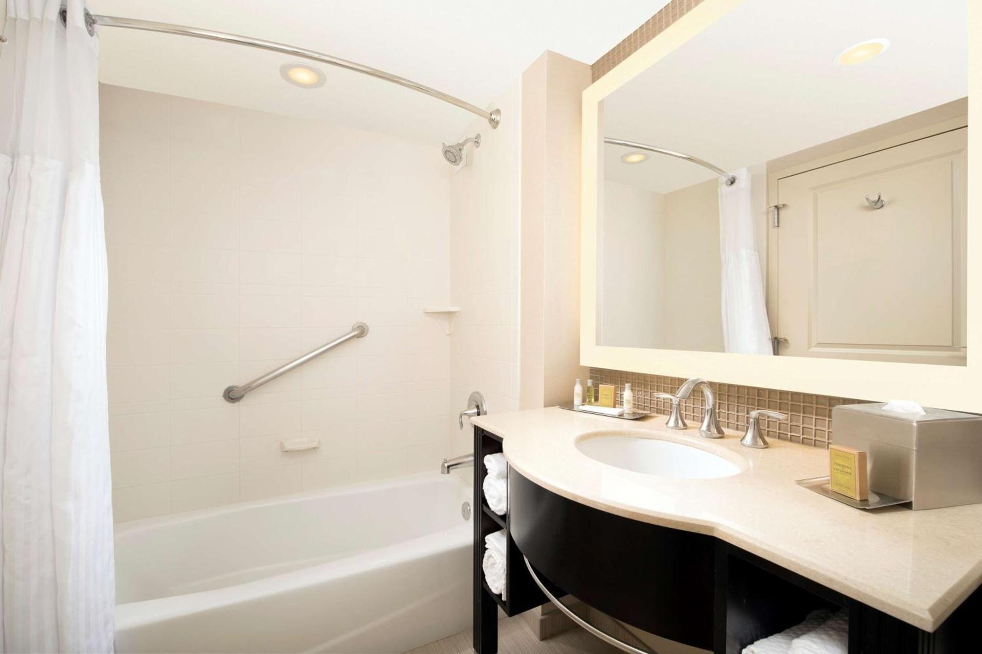 DoubleTree by Hilton Dulles Airport-Sterling photo 48