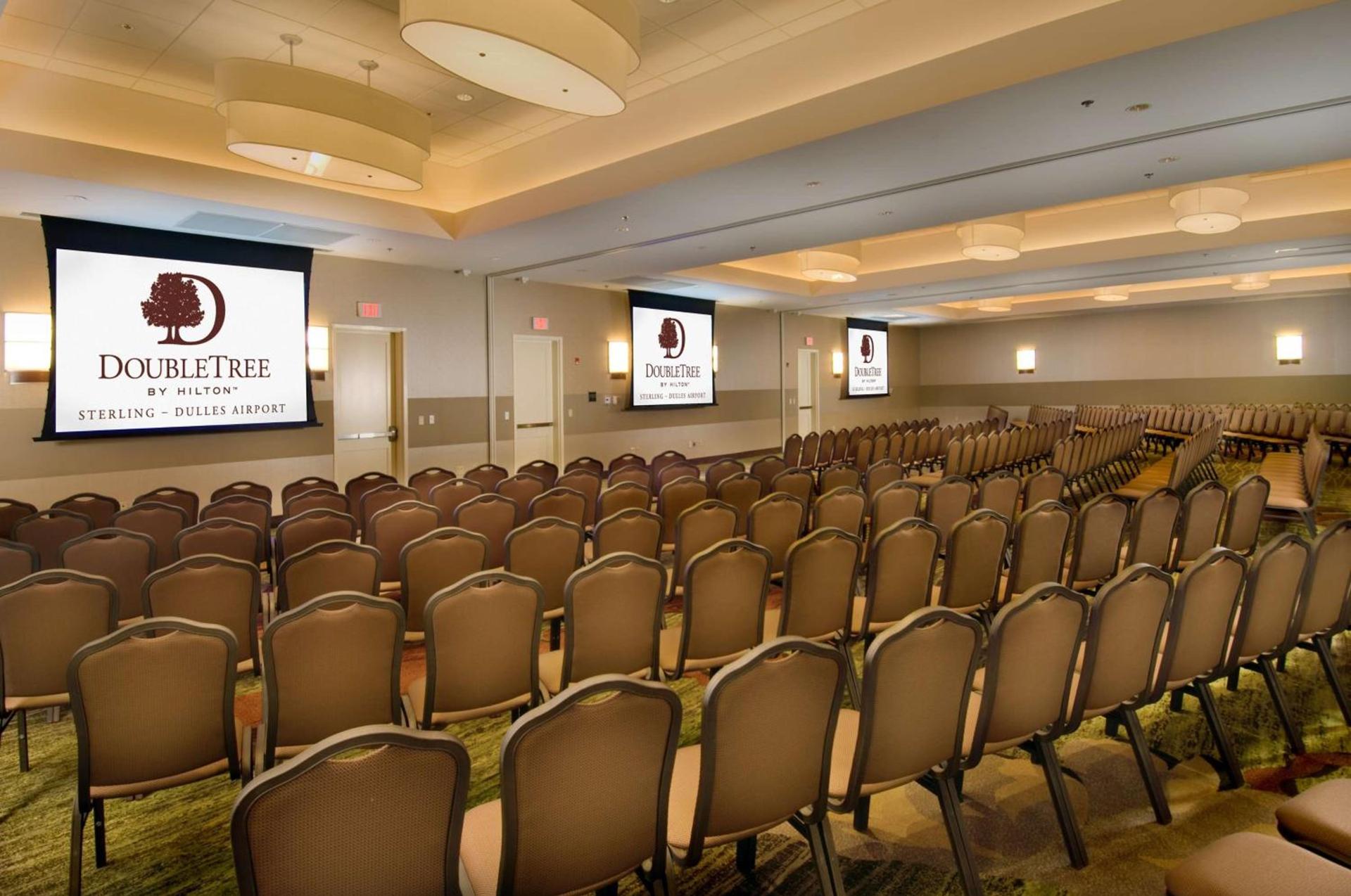 DoubleTree by Hilton Dulles Airport-Sterling photo 12