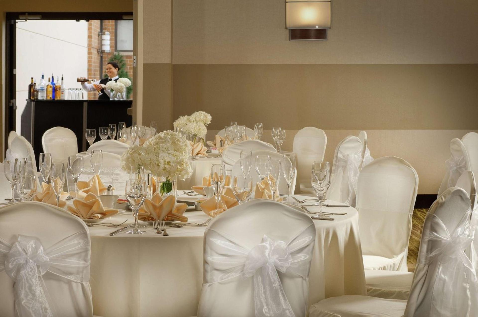 DoubleTree by Hilton Dulles Airport-Sterling photo 9