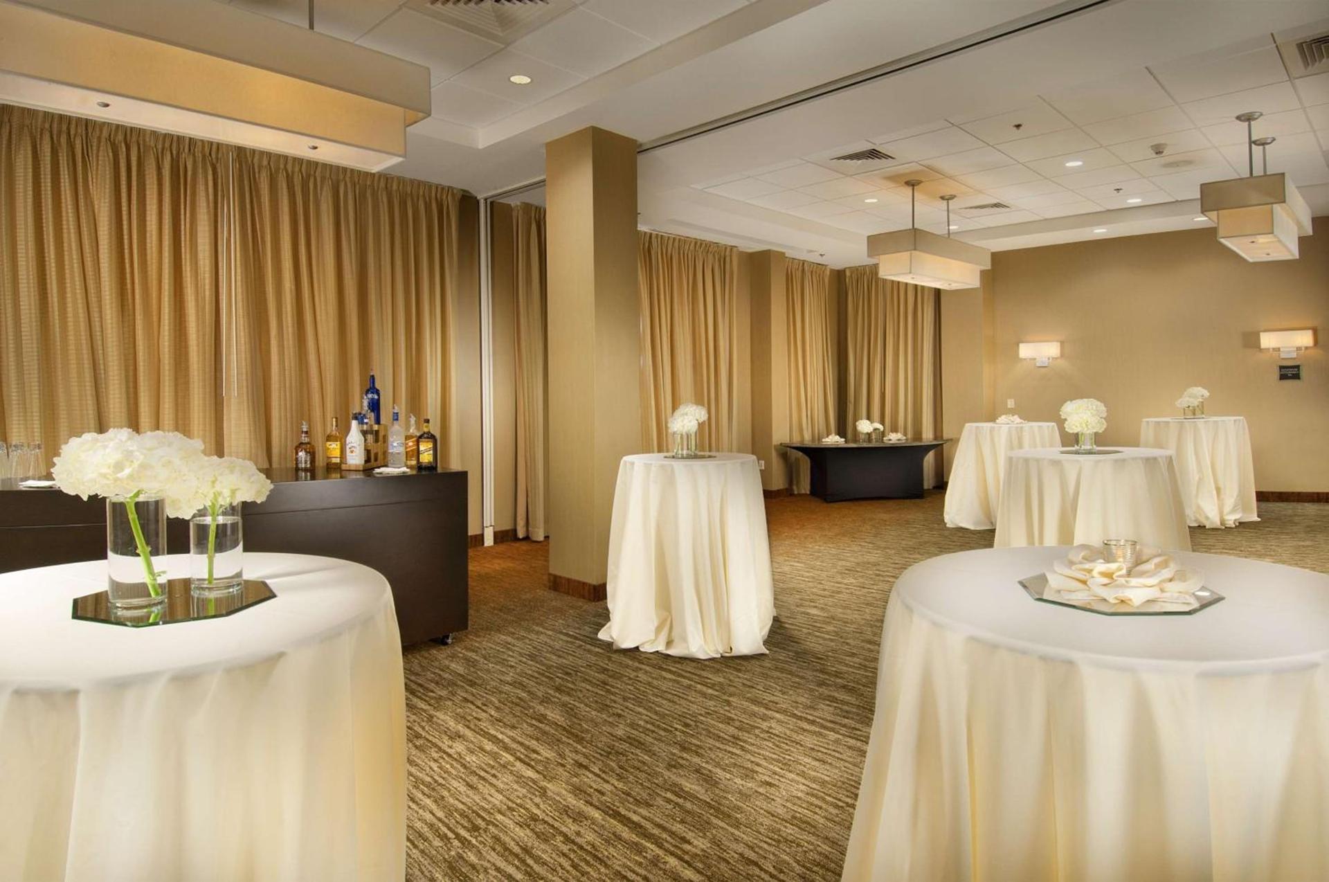 DoubleTree by Hilton Dulles Airport-Sterling photo 10
