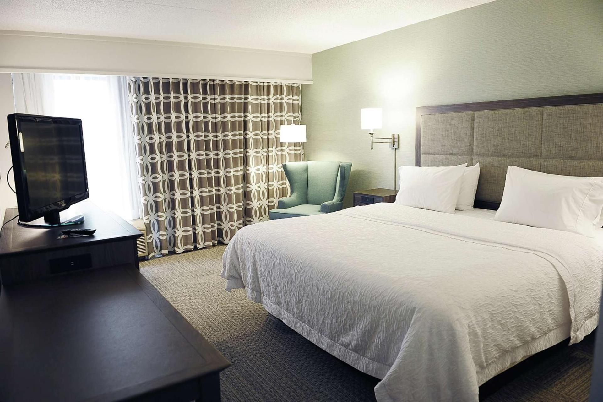 DoubleTree by Hilton Dulles Airport-Sterling photo 28