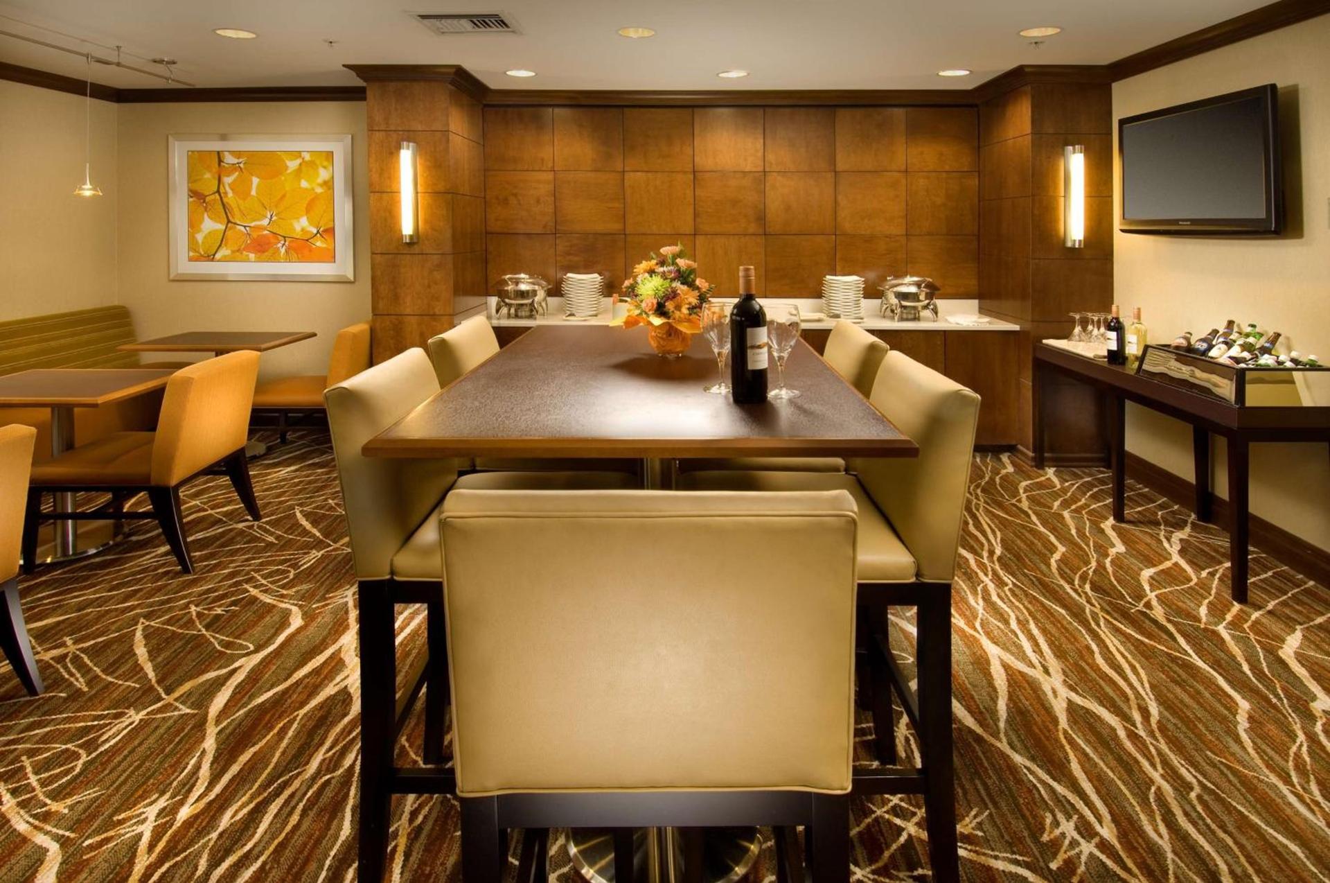 DoubleTree by Hilton Dulles Airport-Sterling photo 16