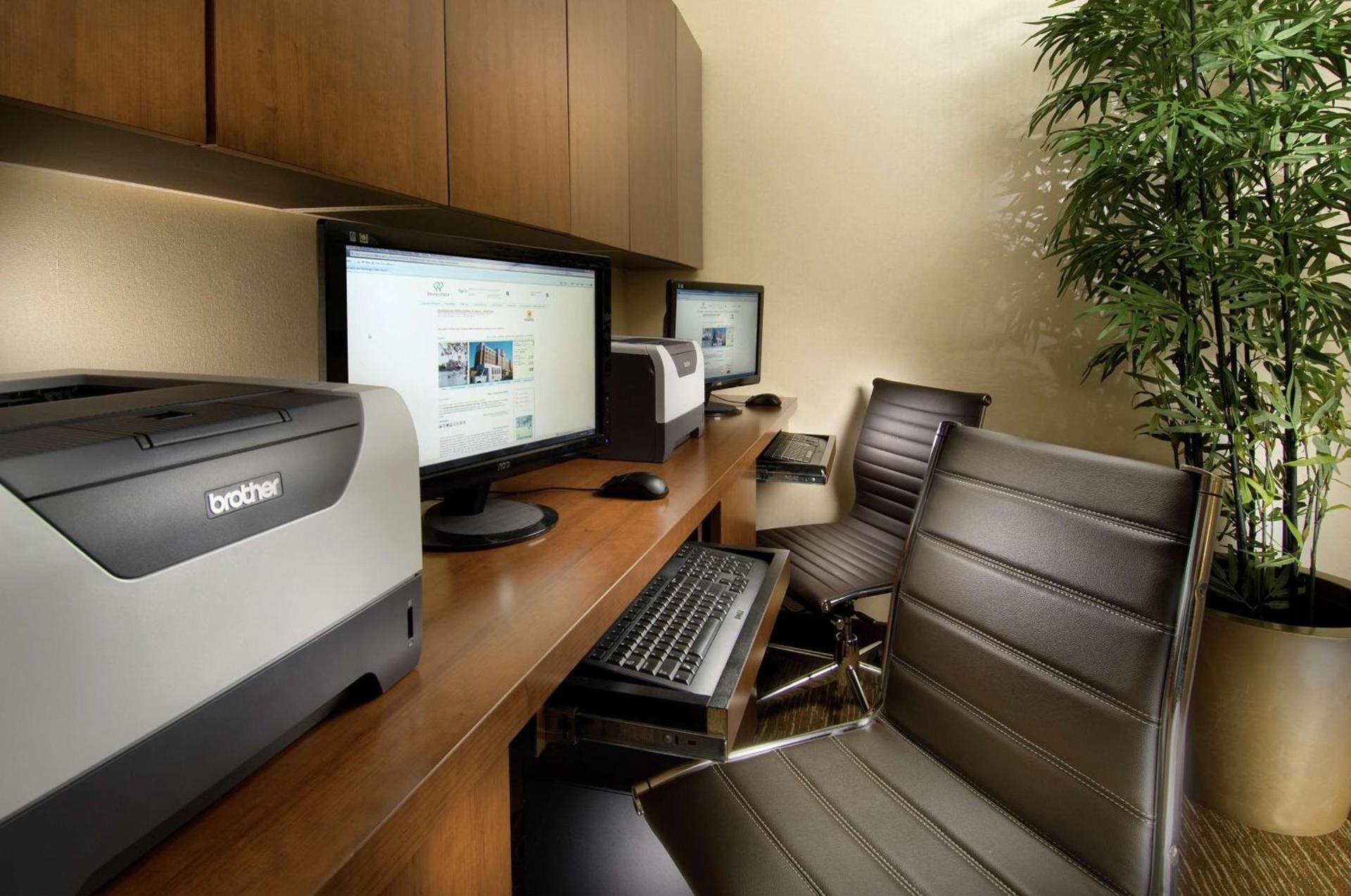 DoubleTree by Hilton Dulles Airport-Sterling photo 3