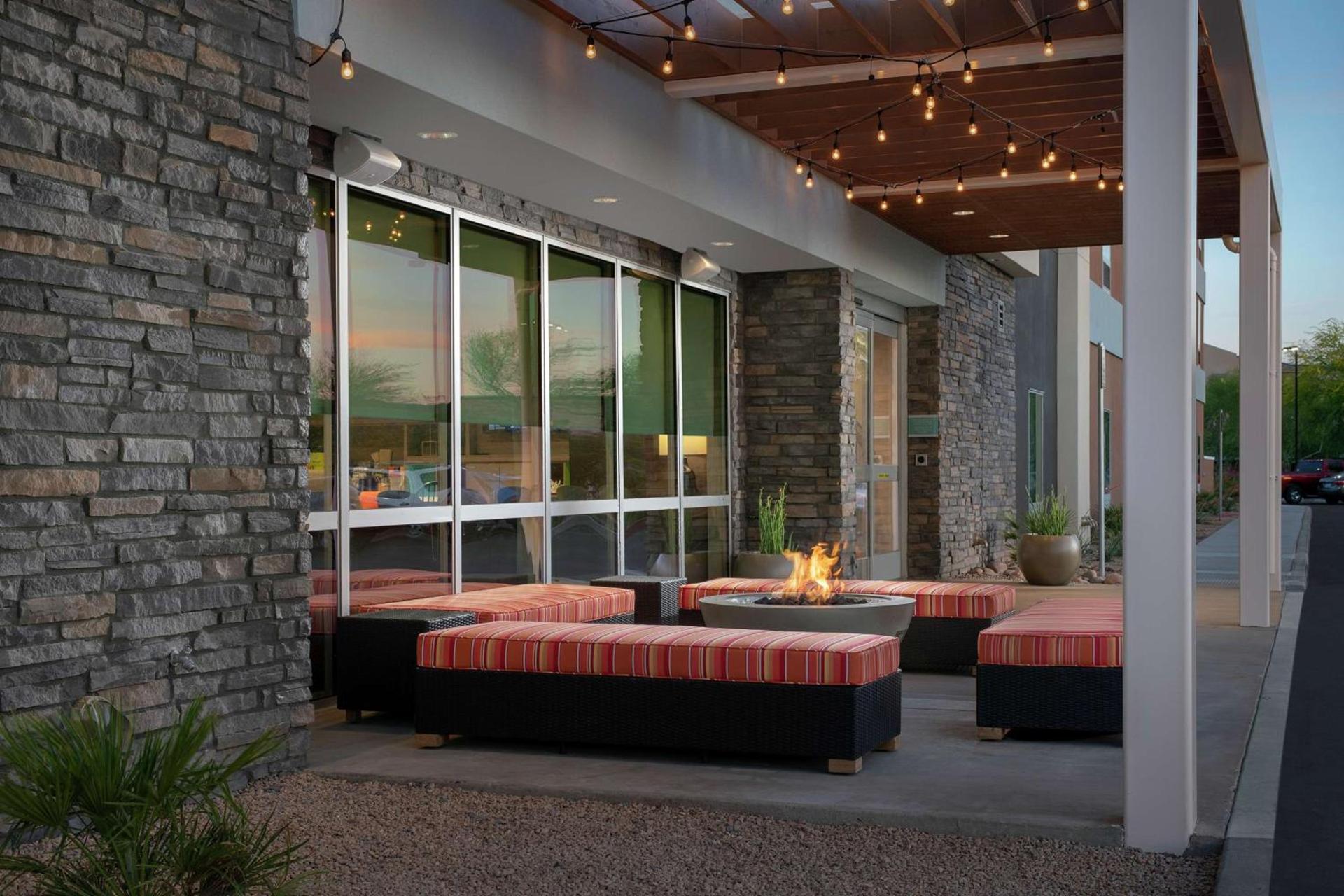 Home2 Suites By Hilton Phoenix Airport South photo 2