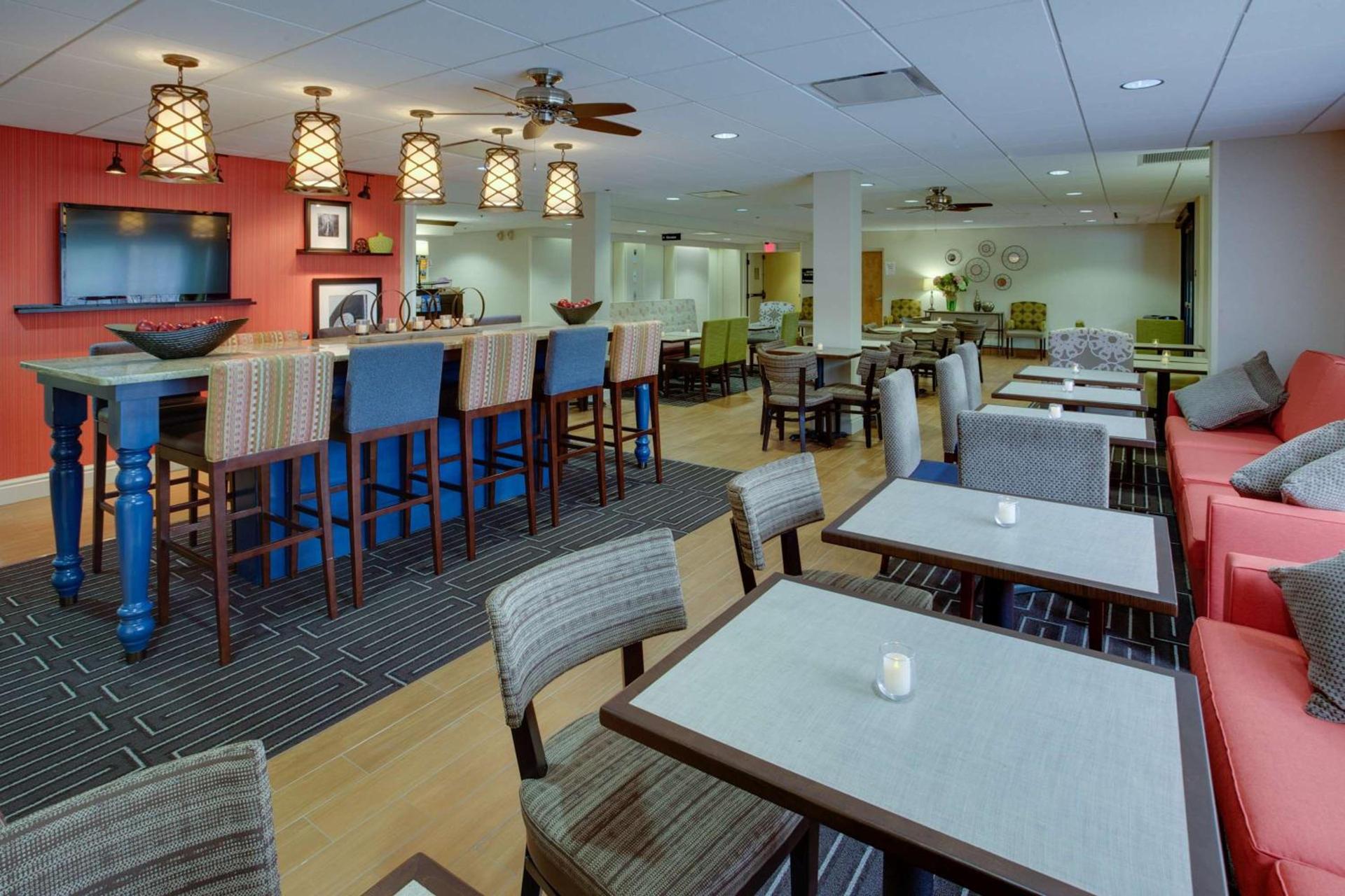 Hampton Inn Pittsburgh Greentree photo 3