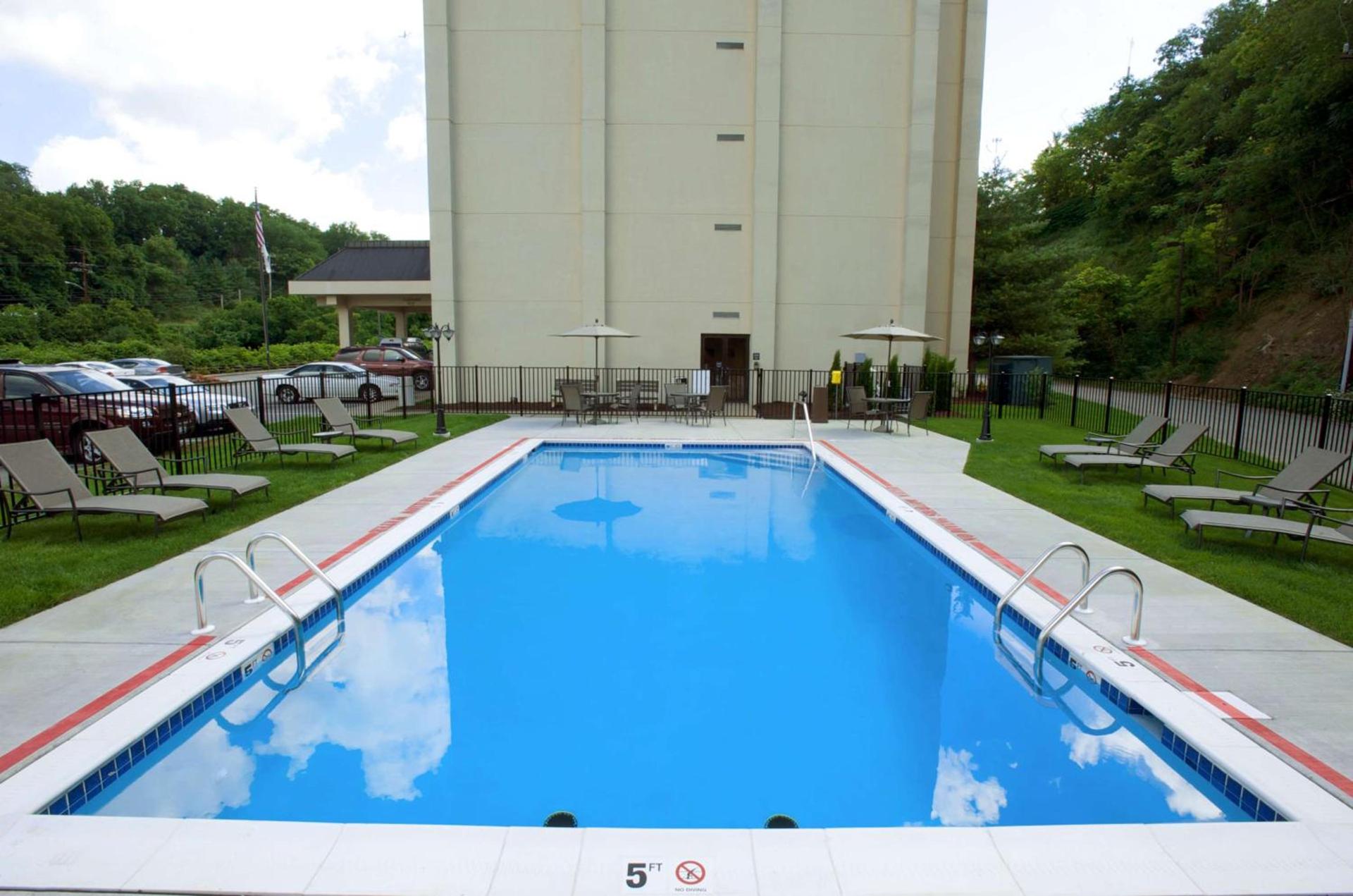 Hampton Inn Pittsburgh Greentree photo 5