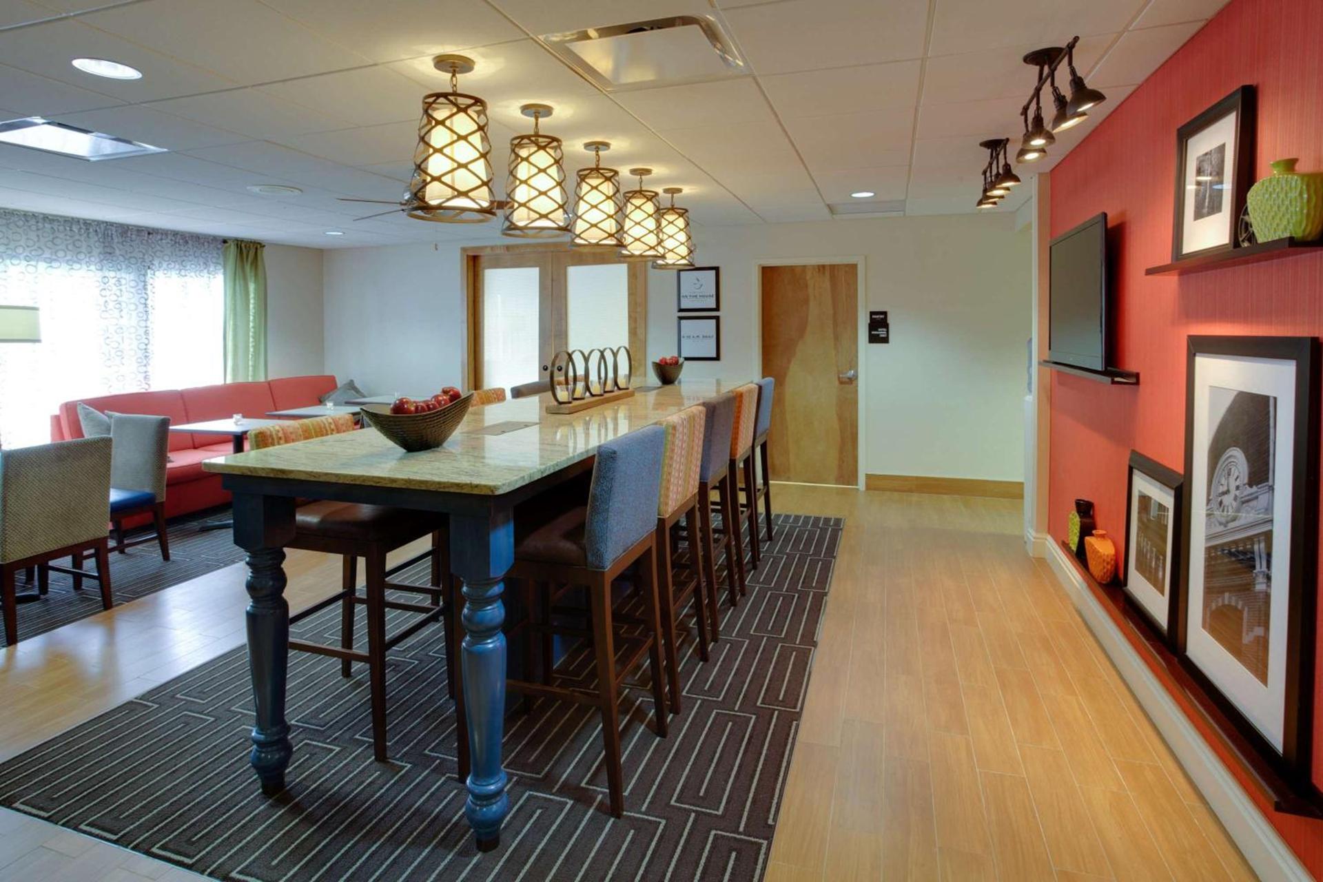 Hampton Inn Pittsburgh Greentree photo 10