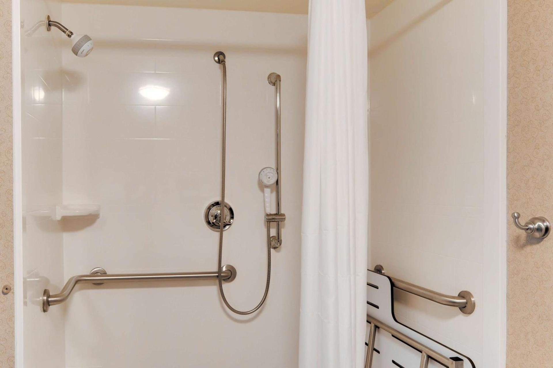 Hampton Inn Pittsburgh Greentree photo 12