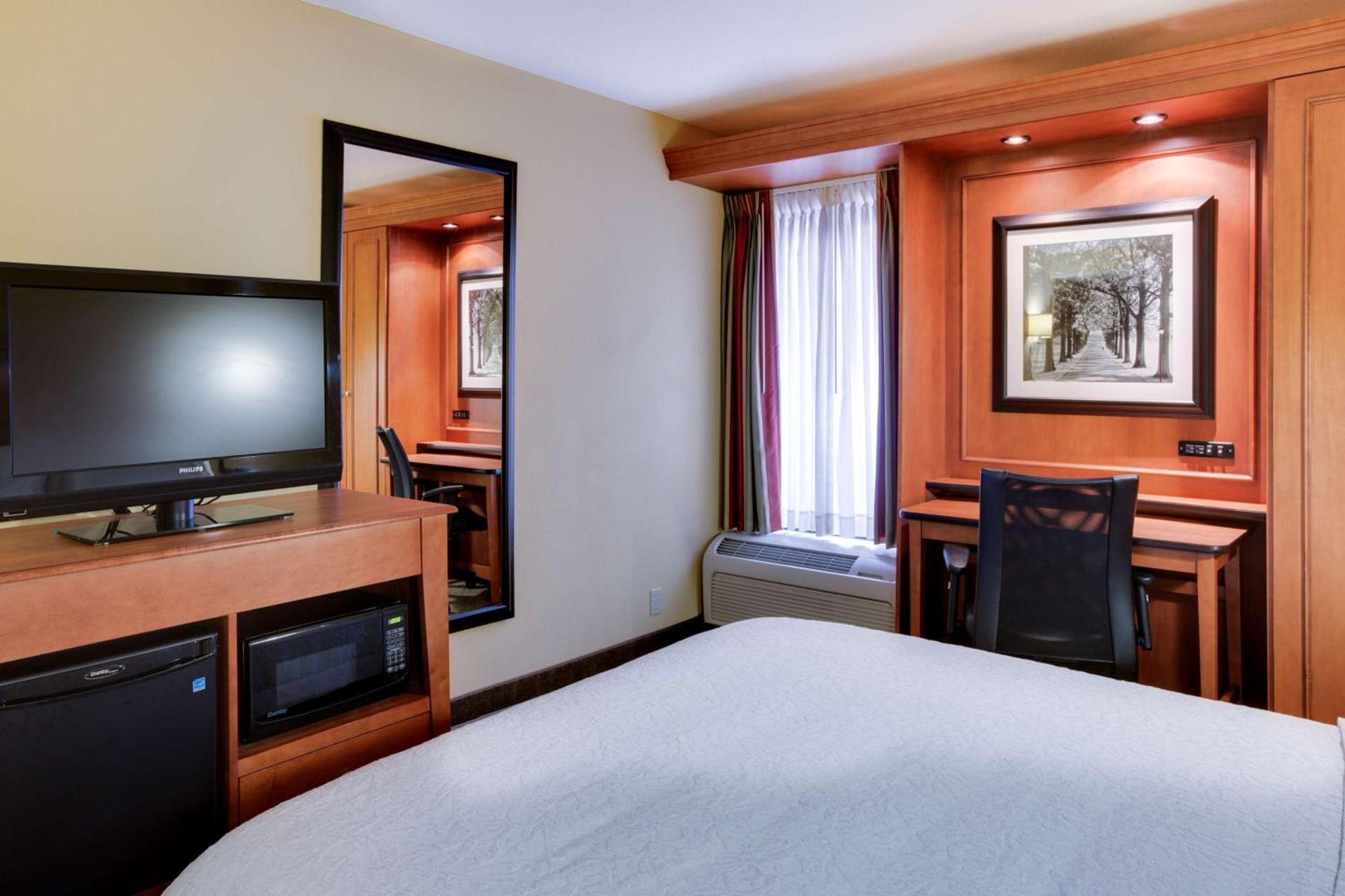 Hampton Inn Pittsburgh Greentree photo 17