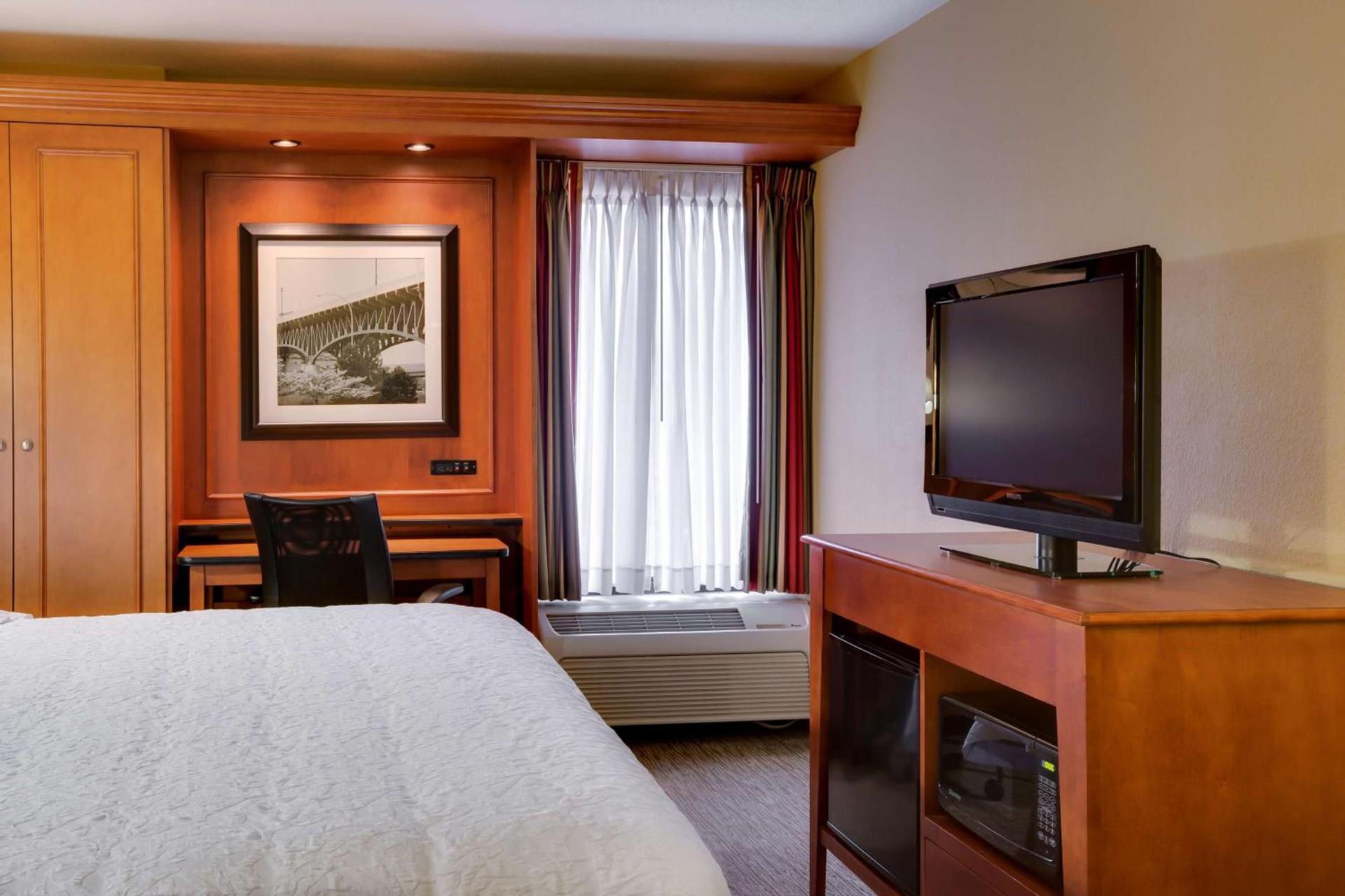 Hampton Inn Pittsburgh Greentree photo 21