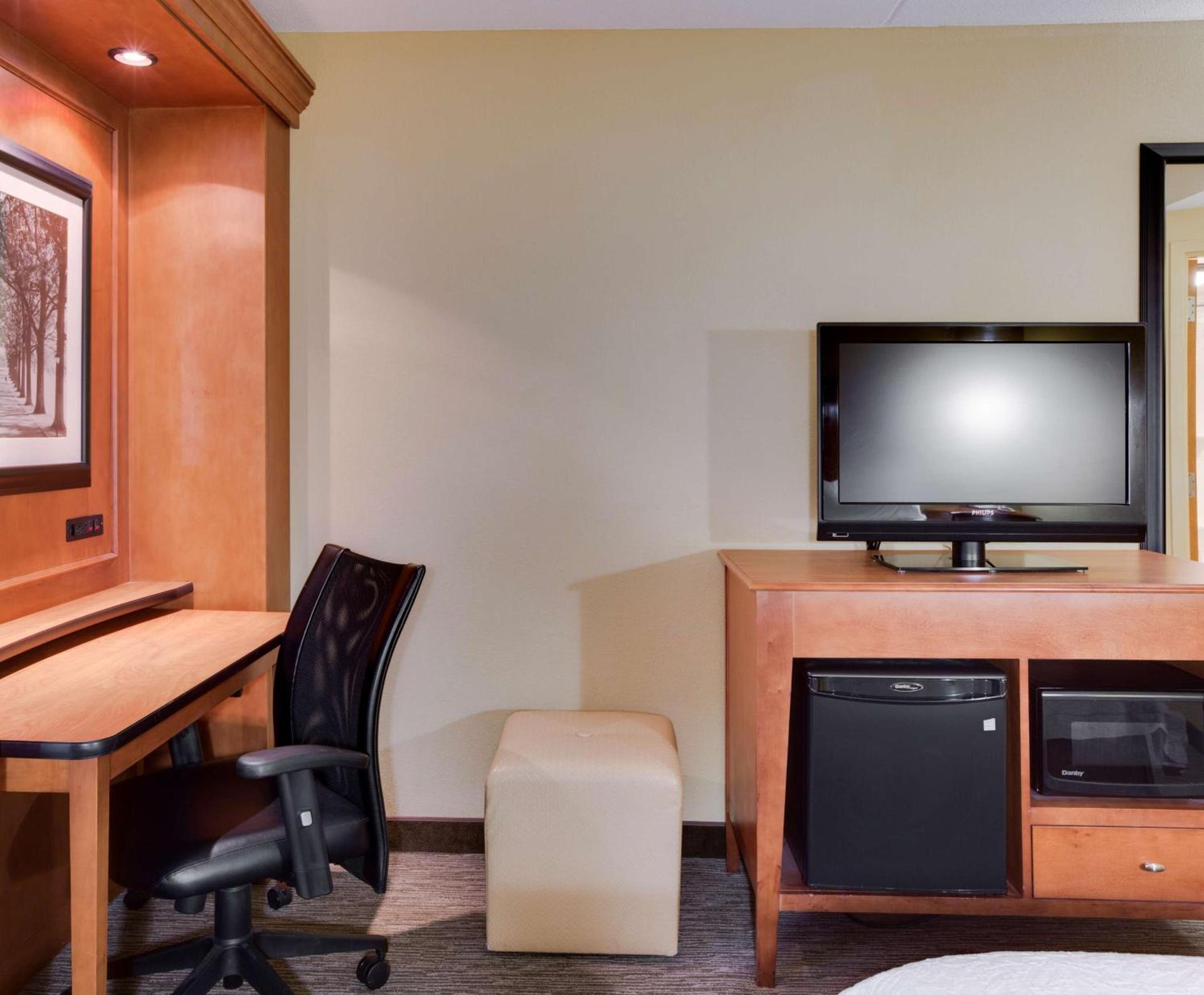 Hampton Inn Pittsburgh Greentree photo 34