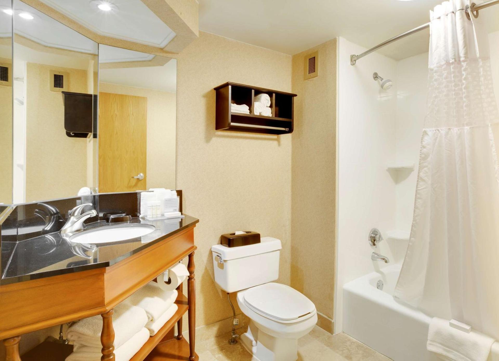 Hampton Inn Pittsburgh Greentree photo 37