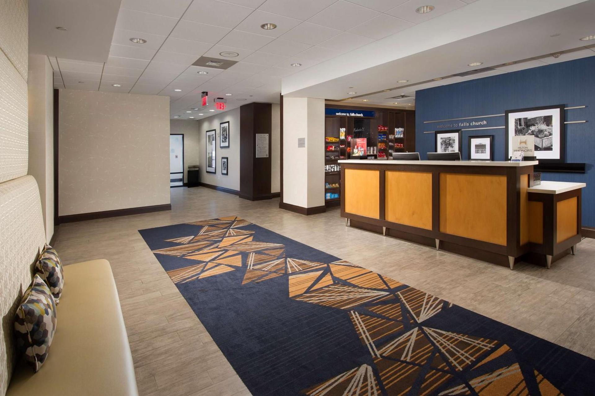 Hampton Inn & Suites Falls Church photo 5