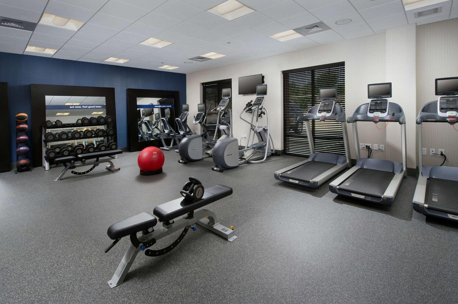 Hampton Inn & Suites Falls Church photo 10
