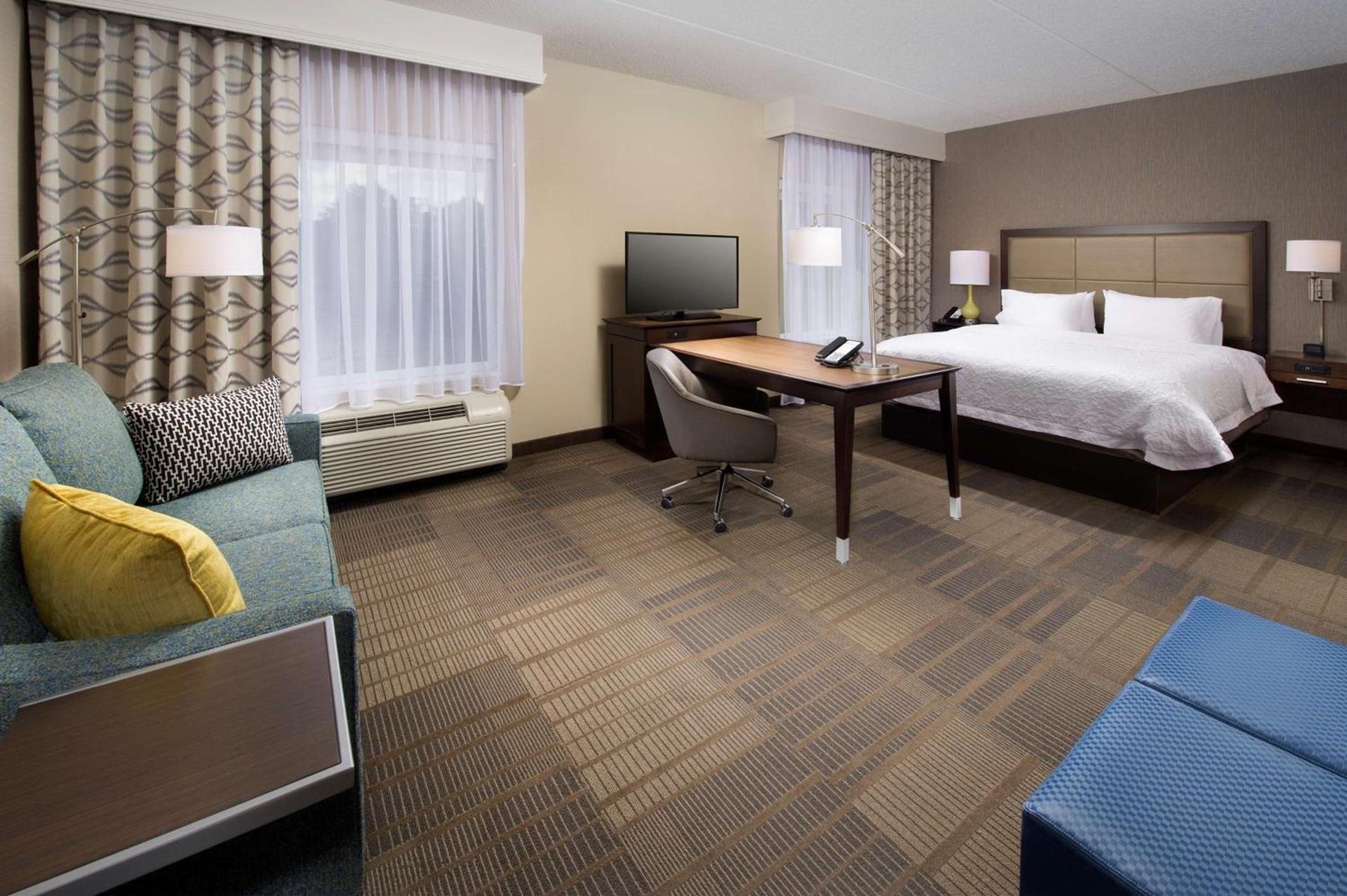 Hampton Inn & Suites Falls Church photo 15