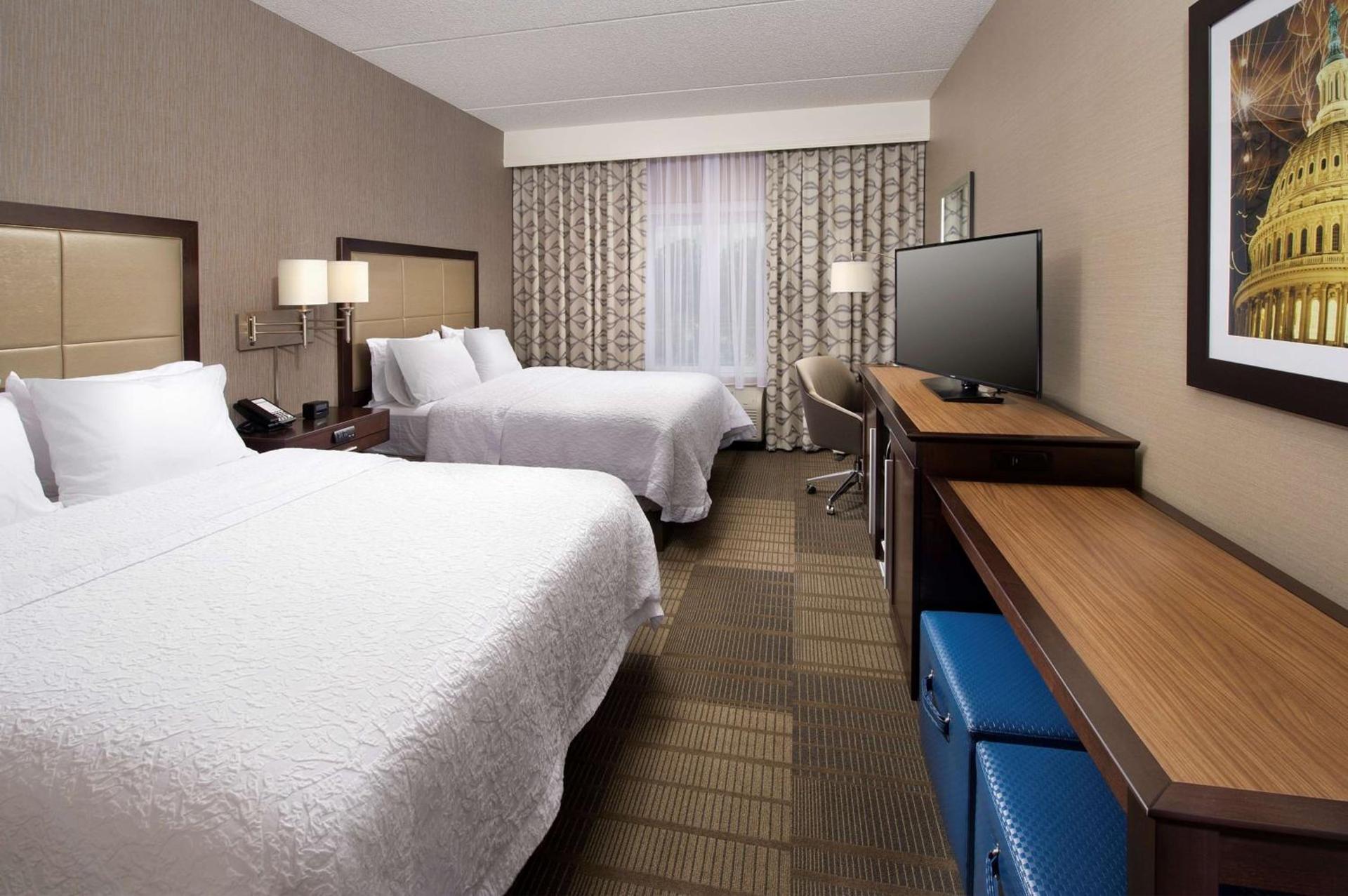 Hampton Inn & Suites Falls Church photo 19