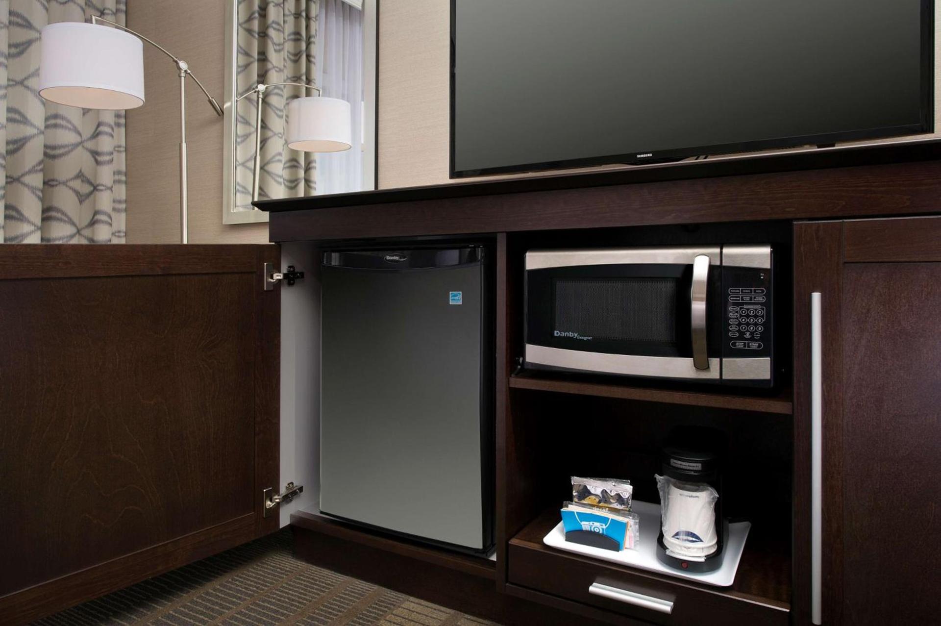 Hampton Inn & Suites Falls Church photo 24