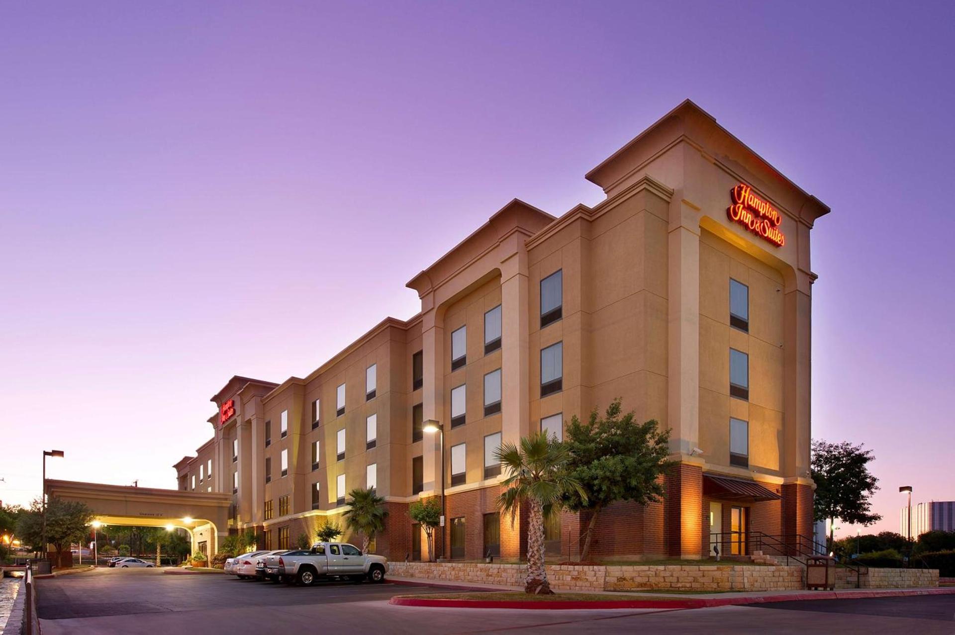 Hampton Inn and Suites San Antonio Airport photo 1