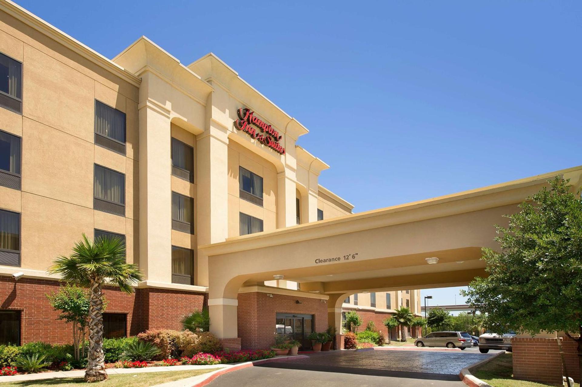Hampton Inn and Suites San Antonio Airport photo 3