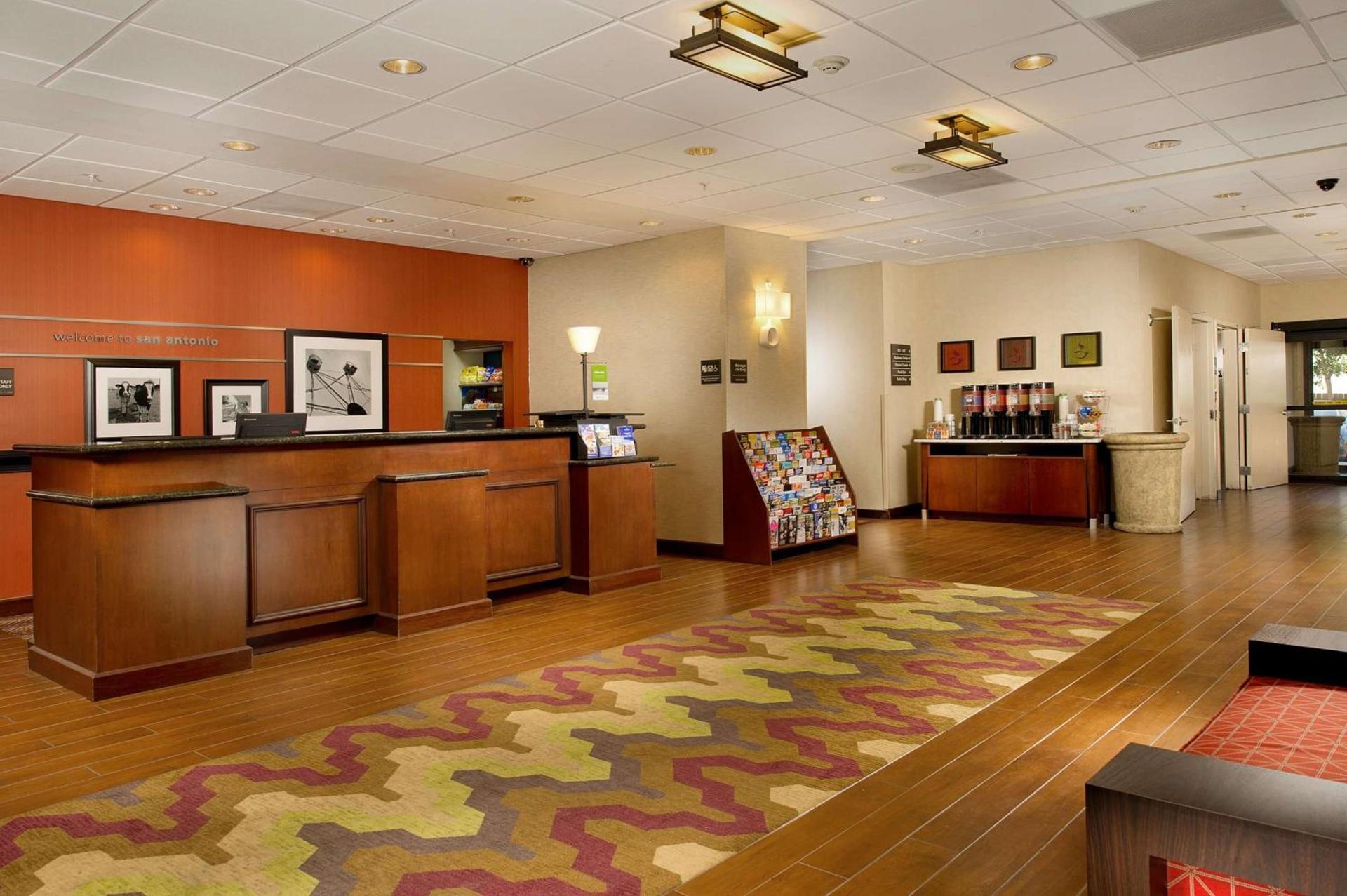 Hampton Inn and Suites San Antonio Airport photo 7