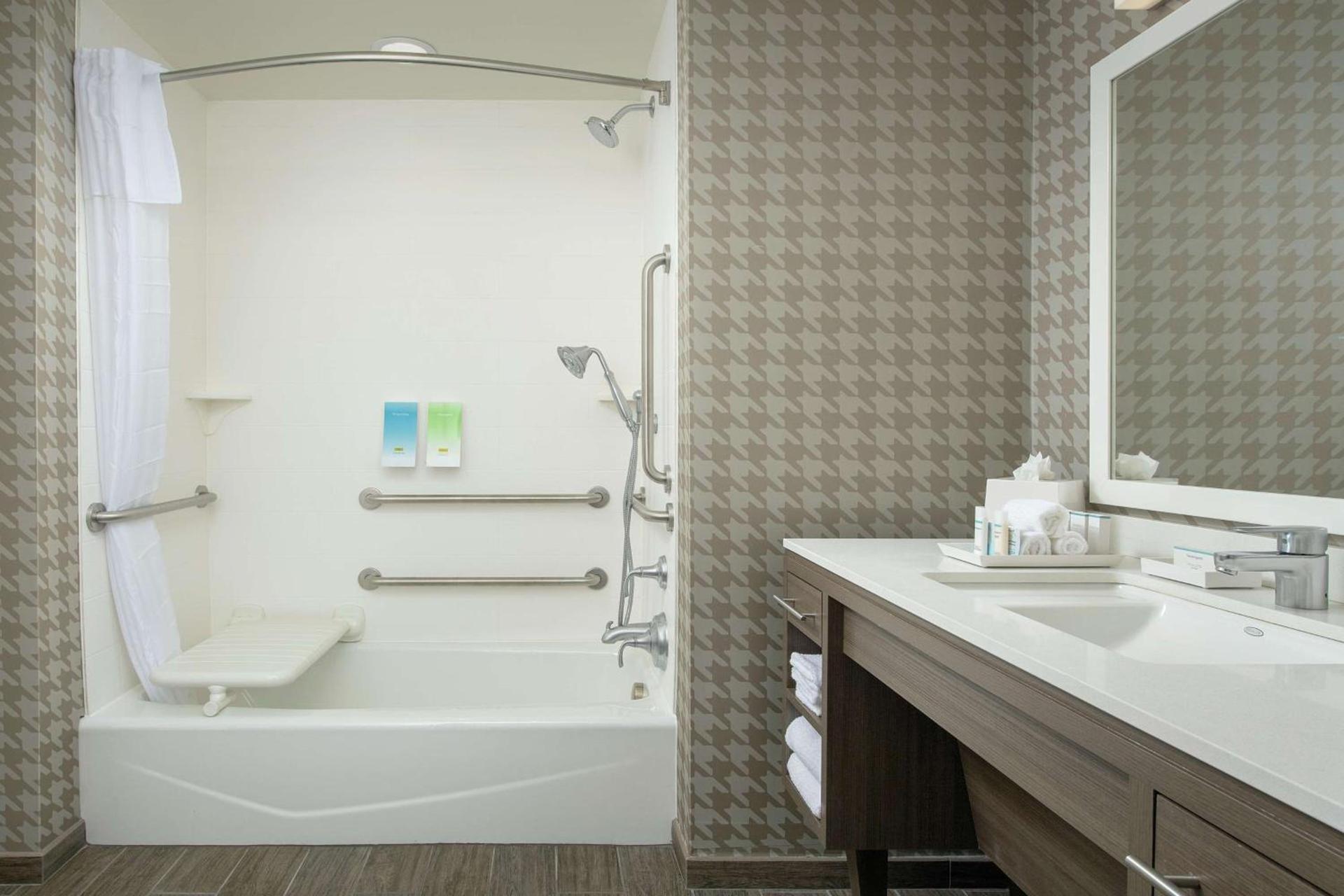 Home2 Suites By Hilton Edison photo 11