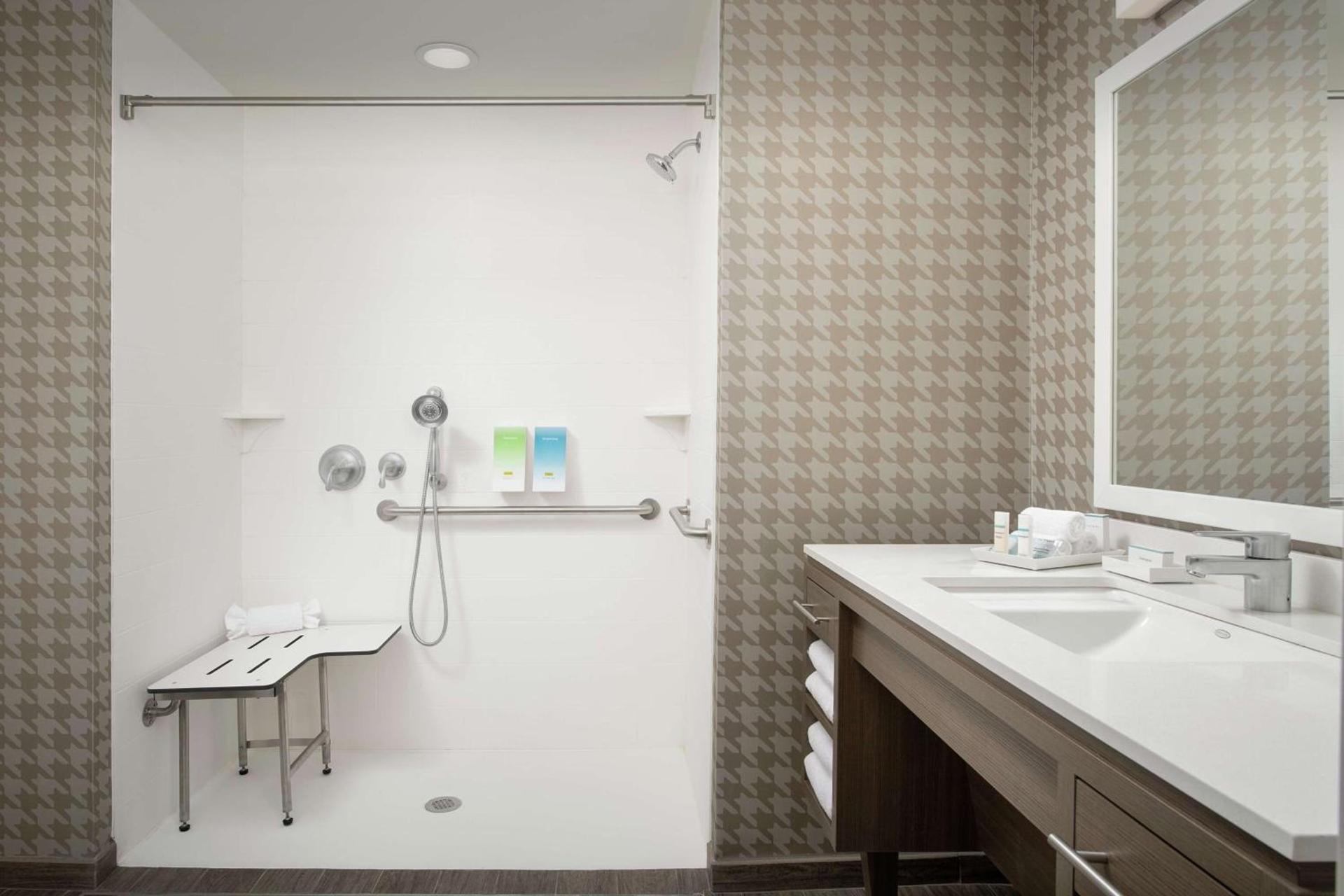 Home2 Suites By Hilton Edison photo 21