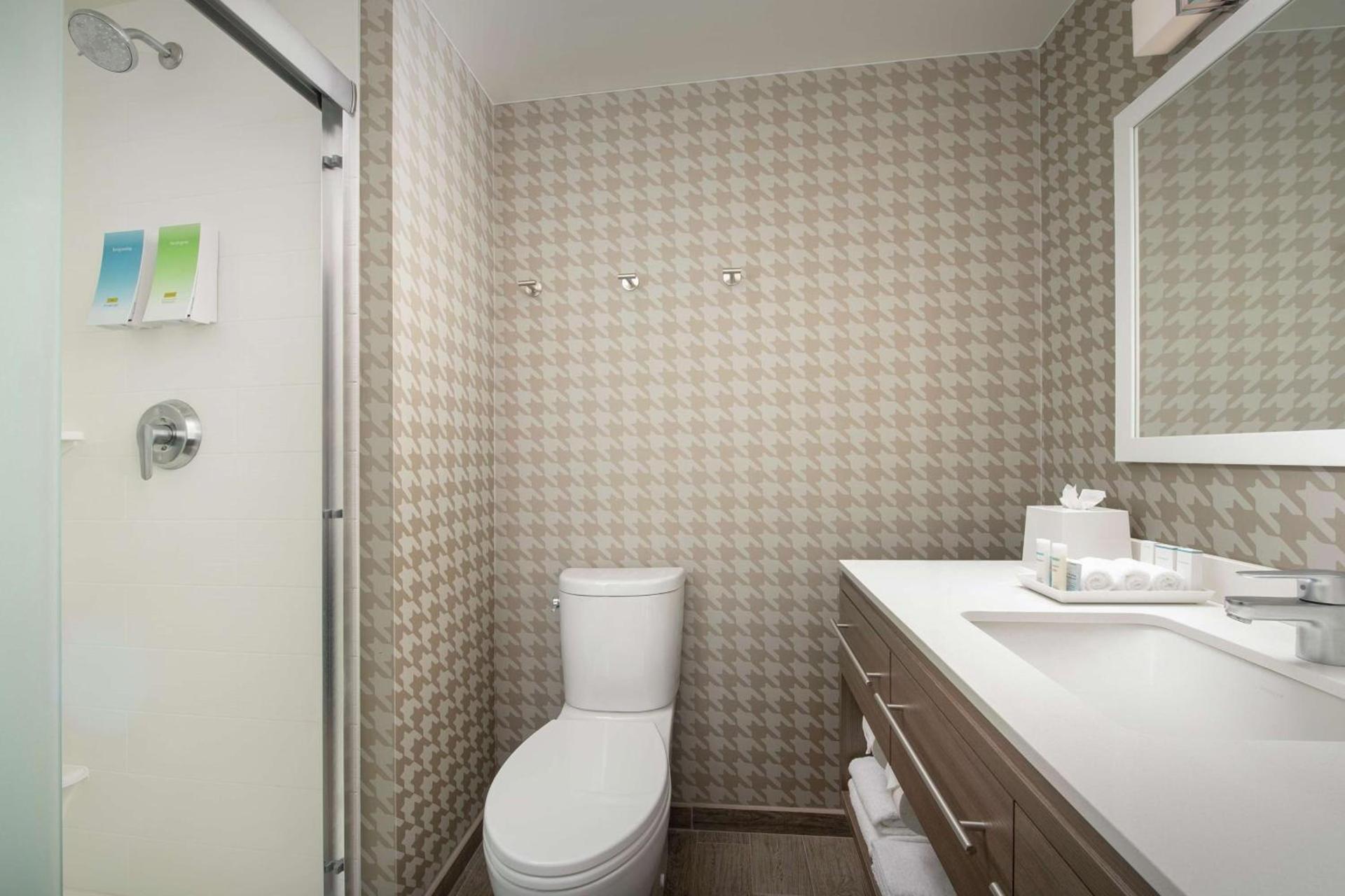 Home2 Suites By Hilton Edison photo 22