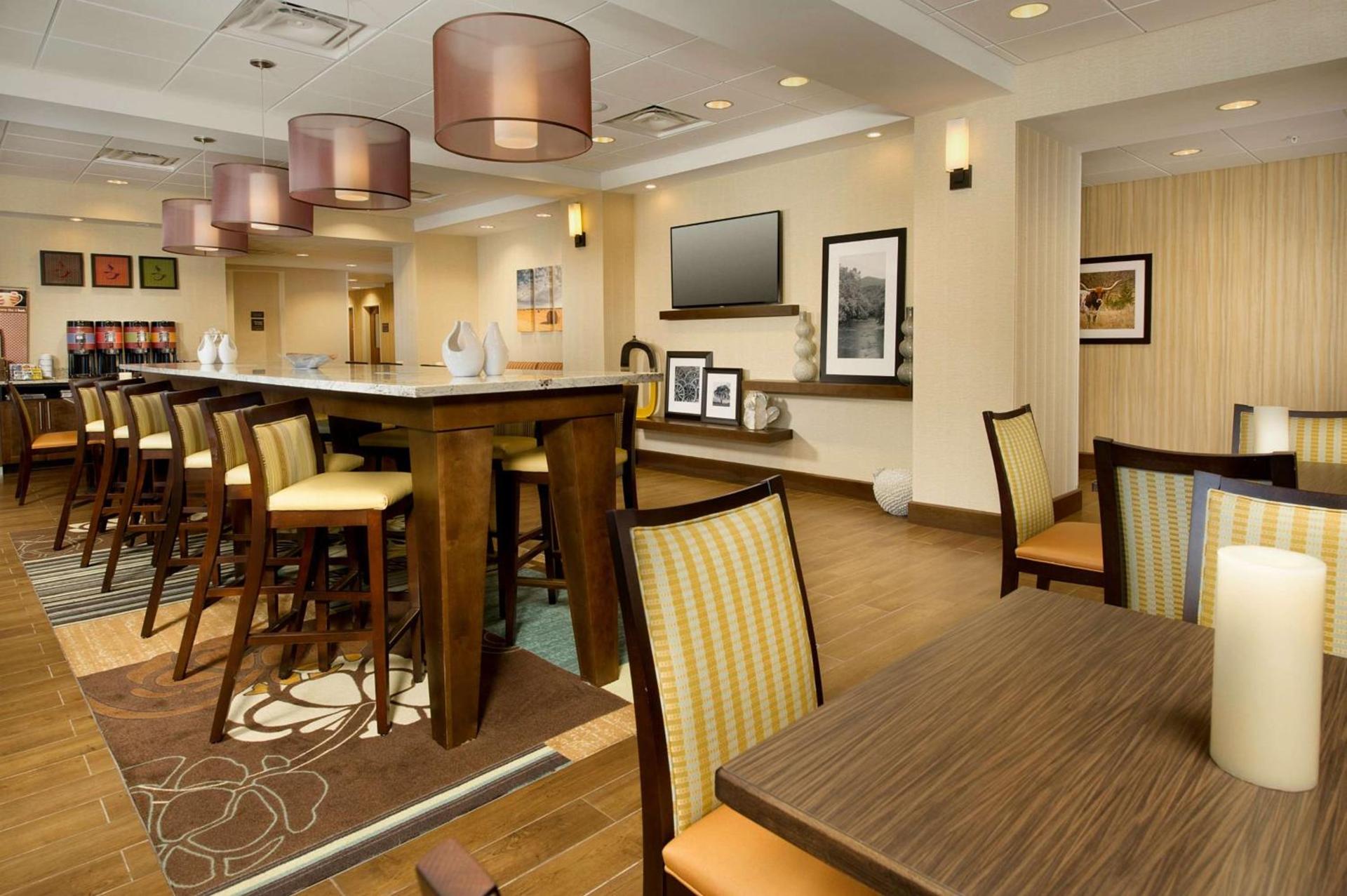 Hampton Inn Uvalde photo 3