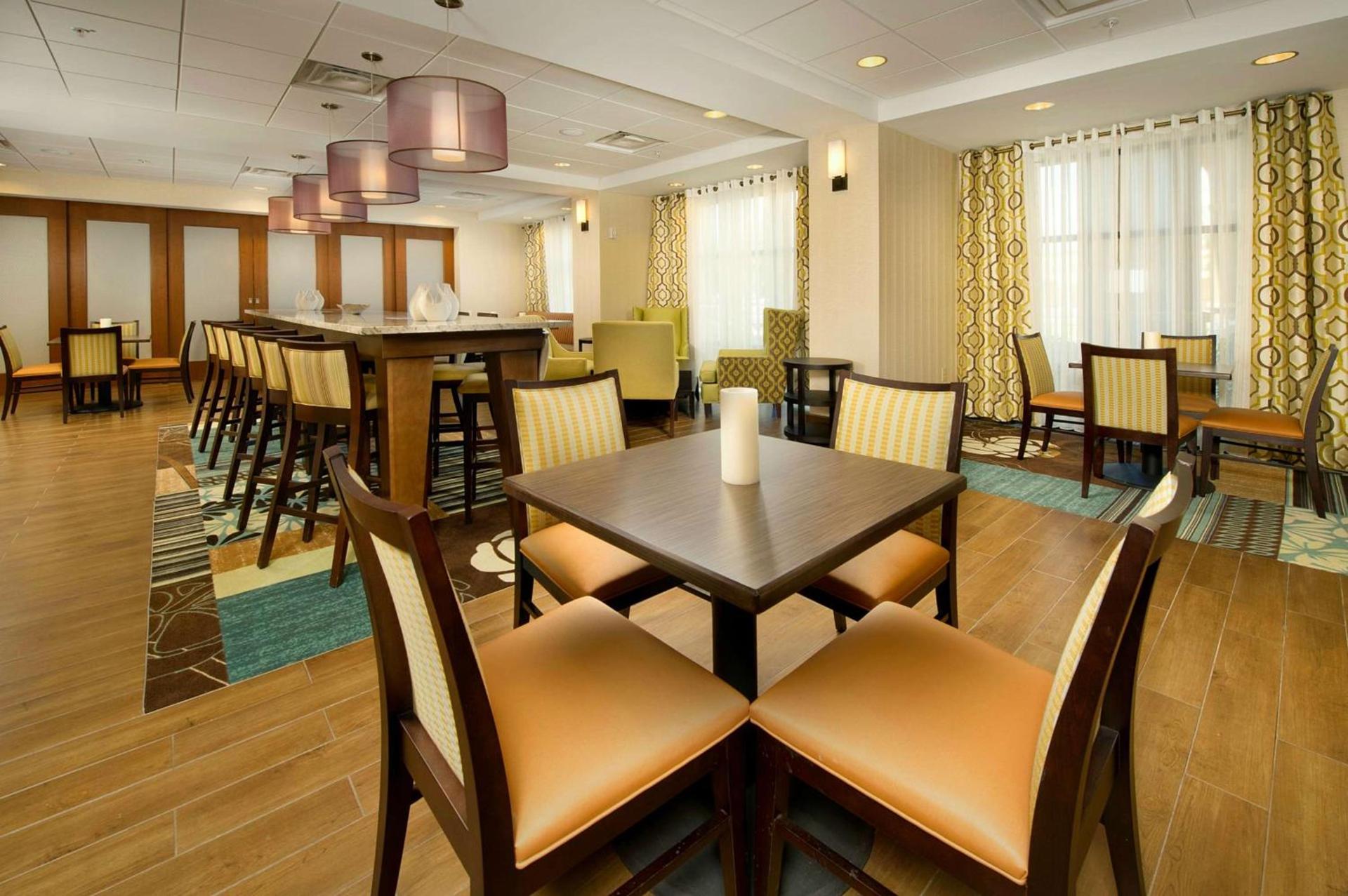 Hampton Inn Uvalde photo 4