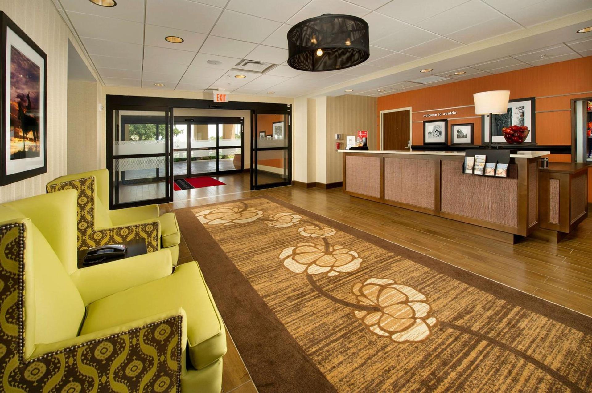 Hampton Inn Uvalde photo 5